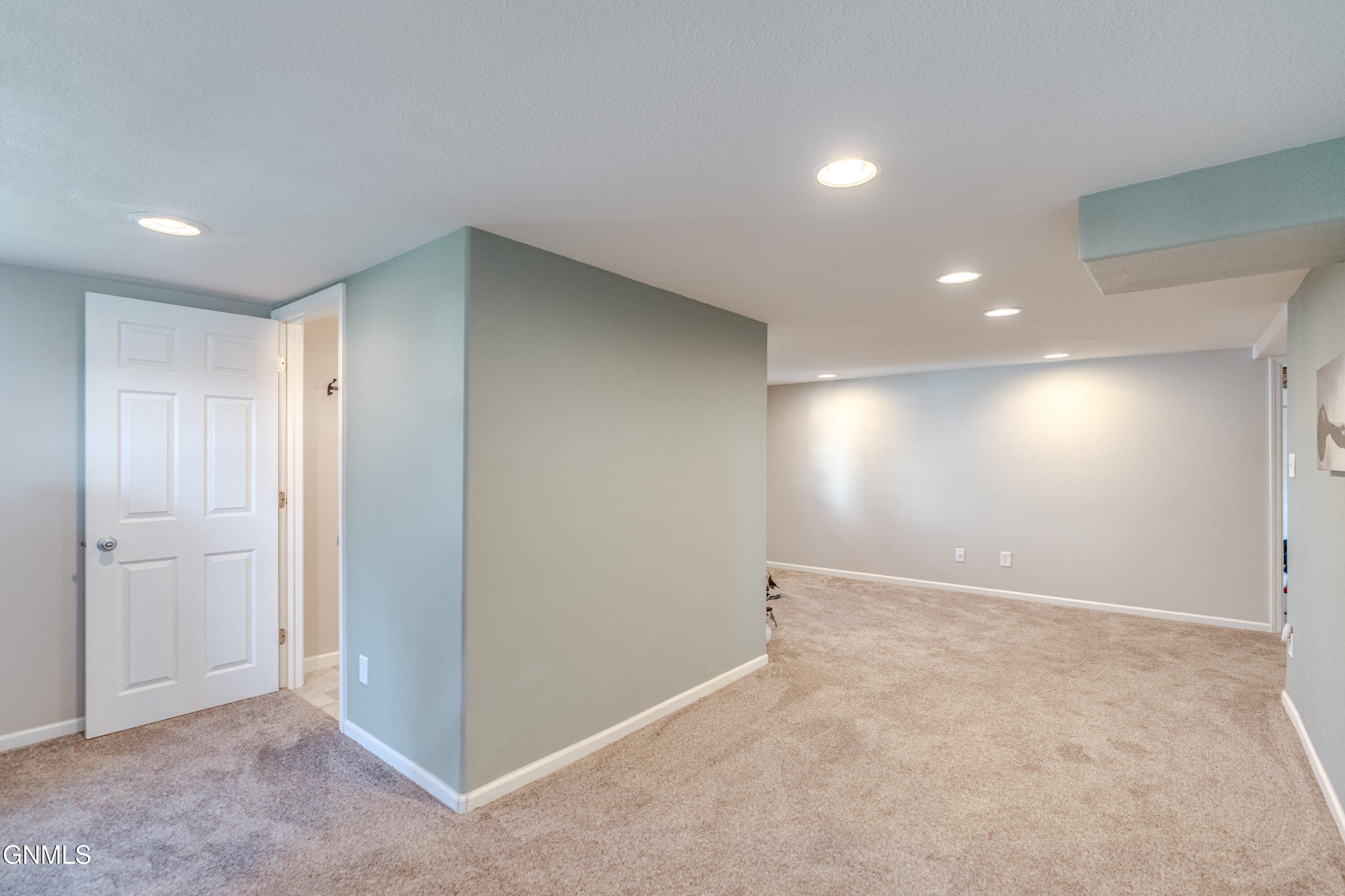 property viewer photo 36