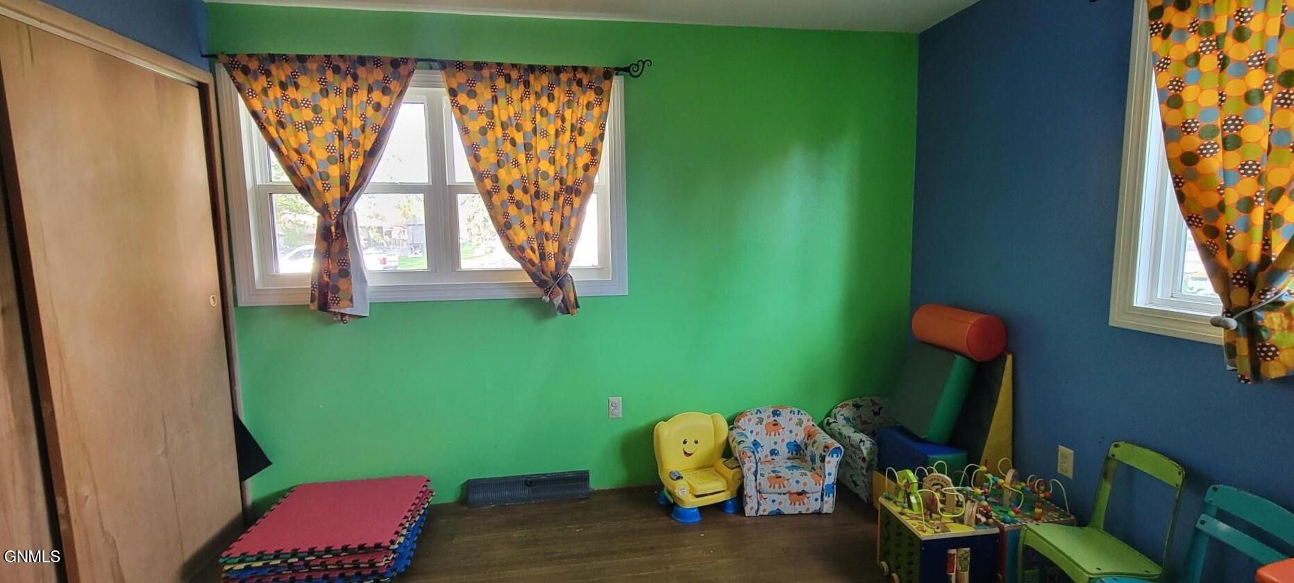 property viewer photo 16