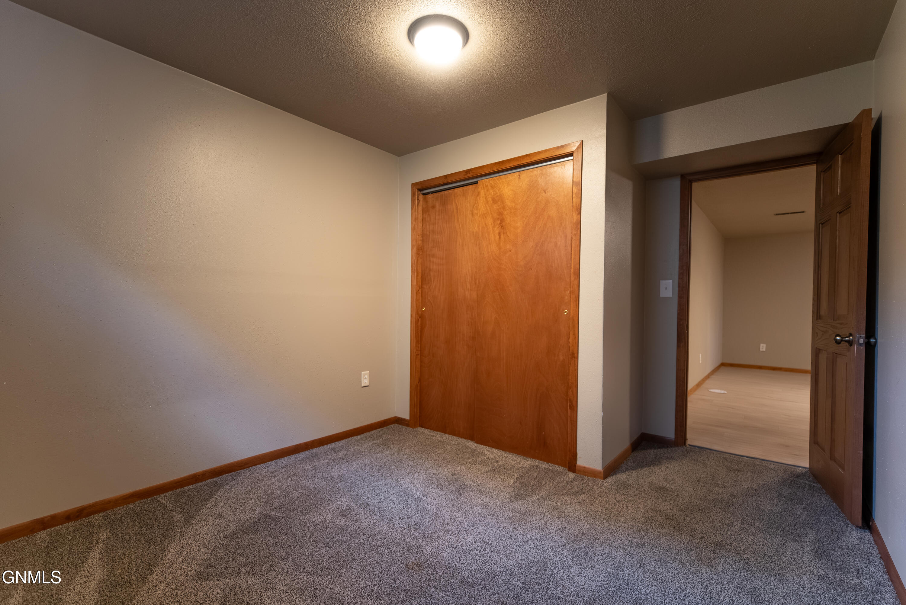 property viewer photo 11
