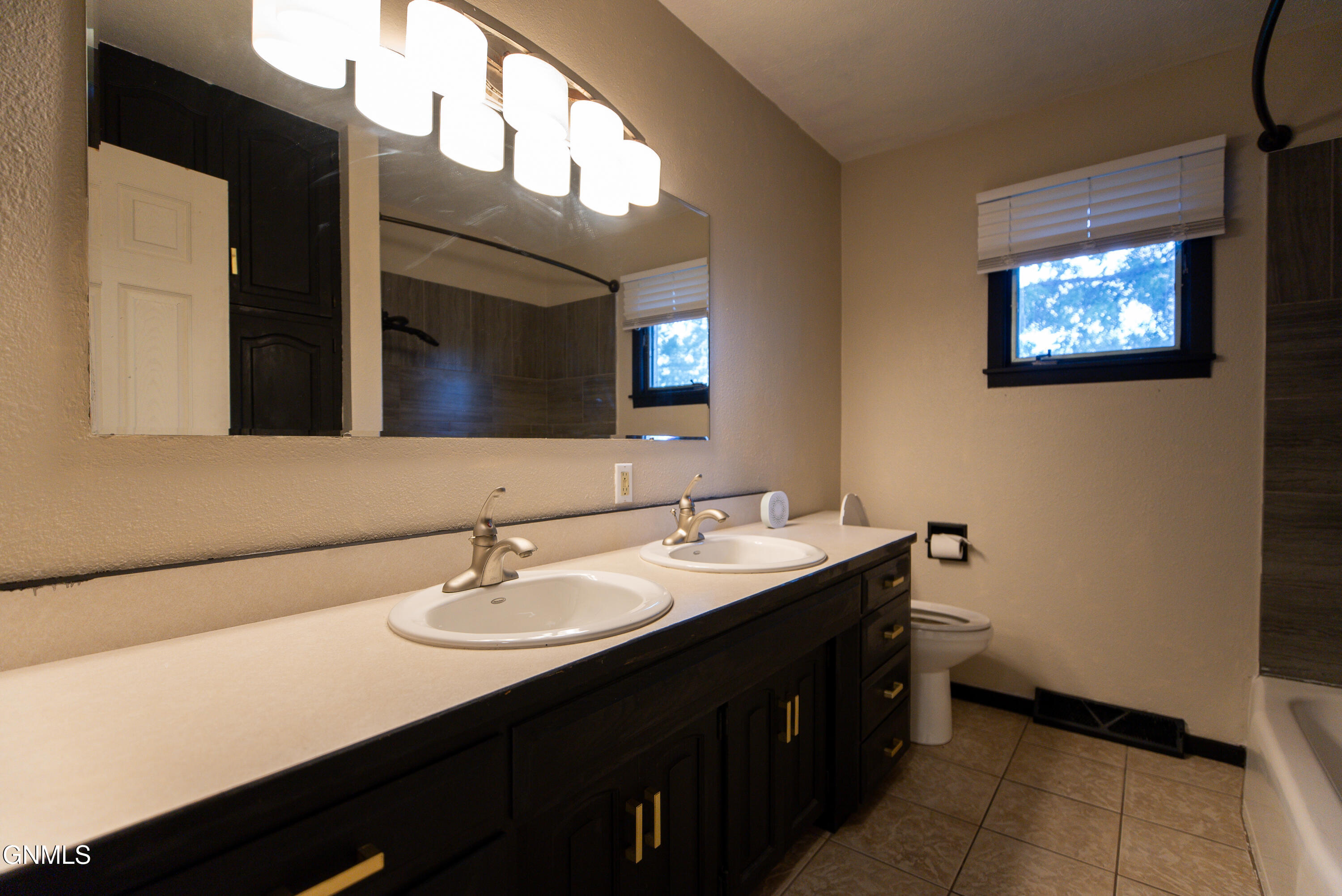 property viewer photo 14