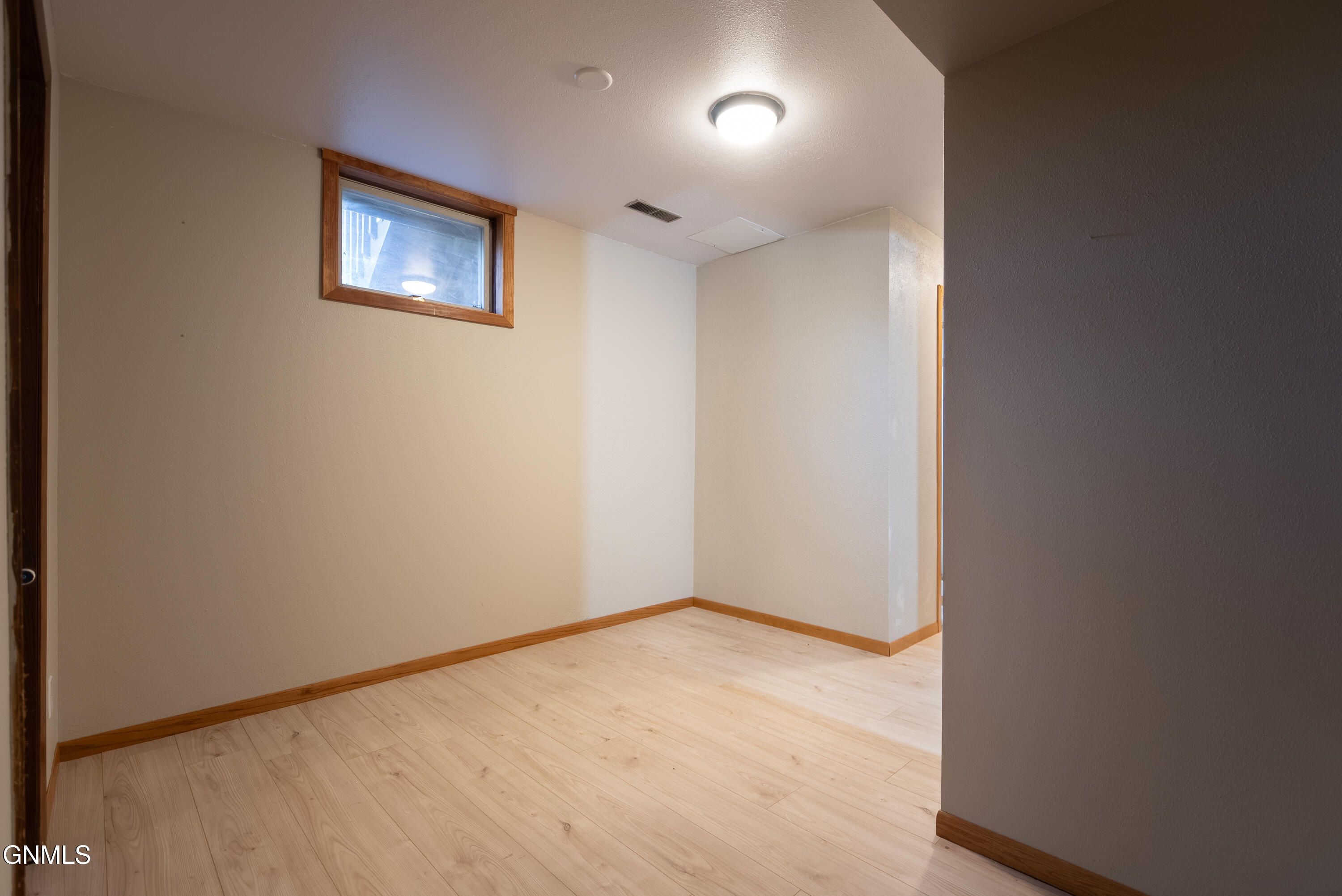 property viewer photo 20