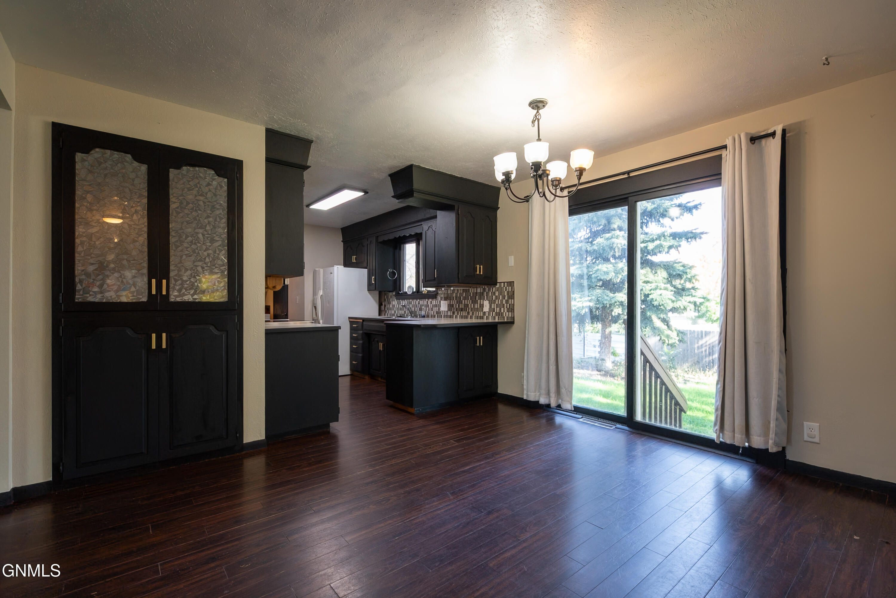 property viewer photo 3