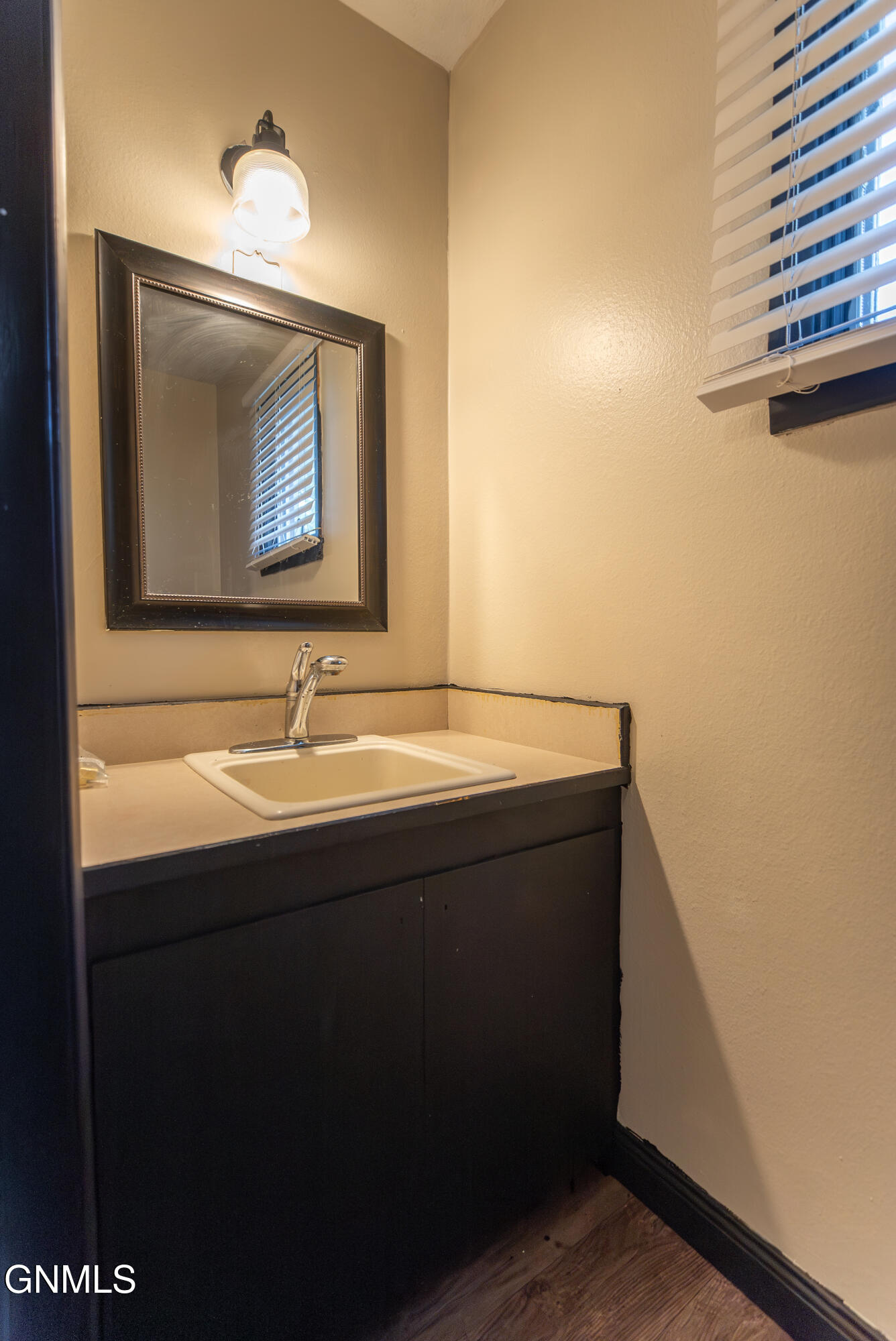property viewer photo 30