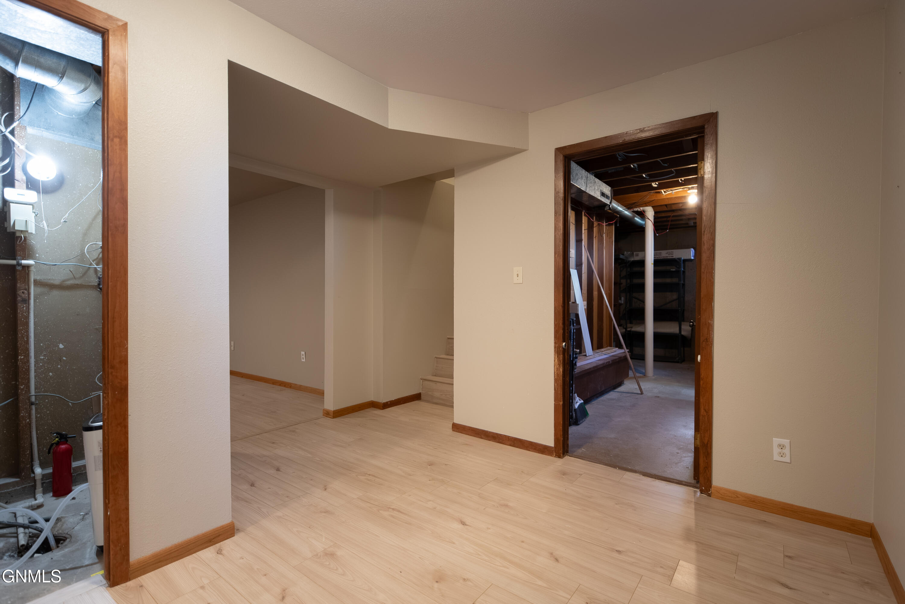 property viewer photo 31