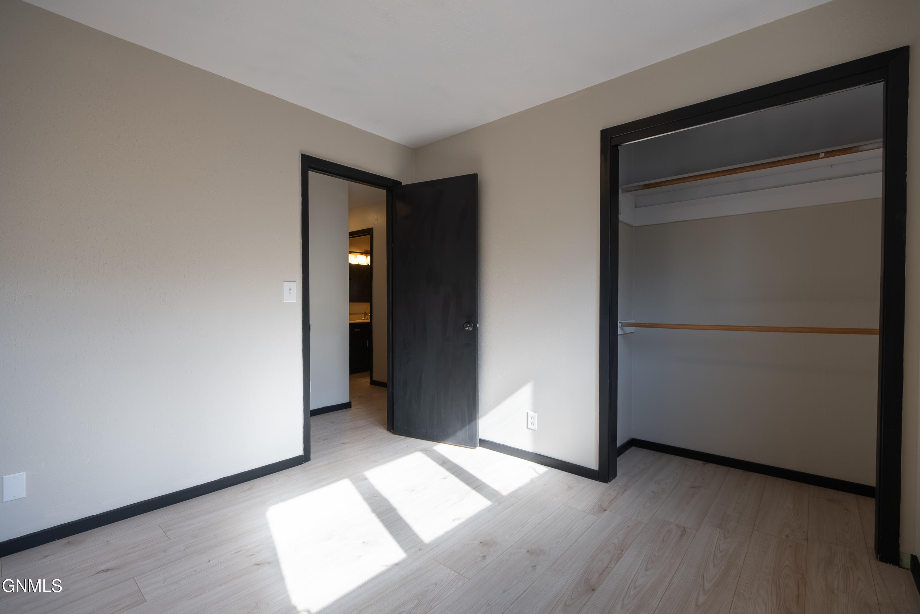 property viewer photo 34