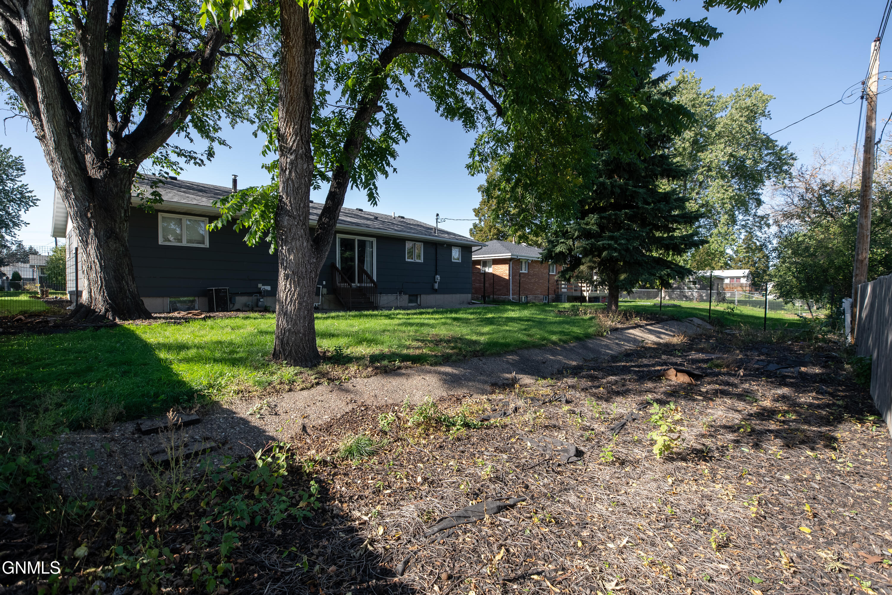 property viewer photo 42