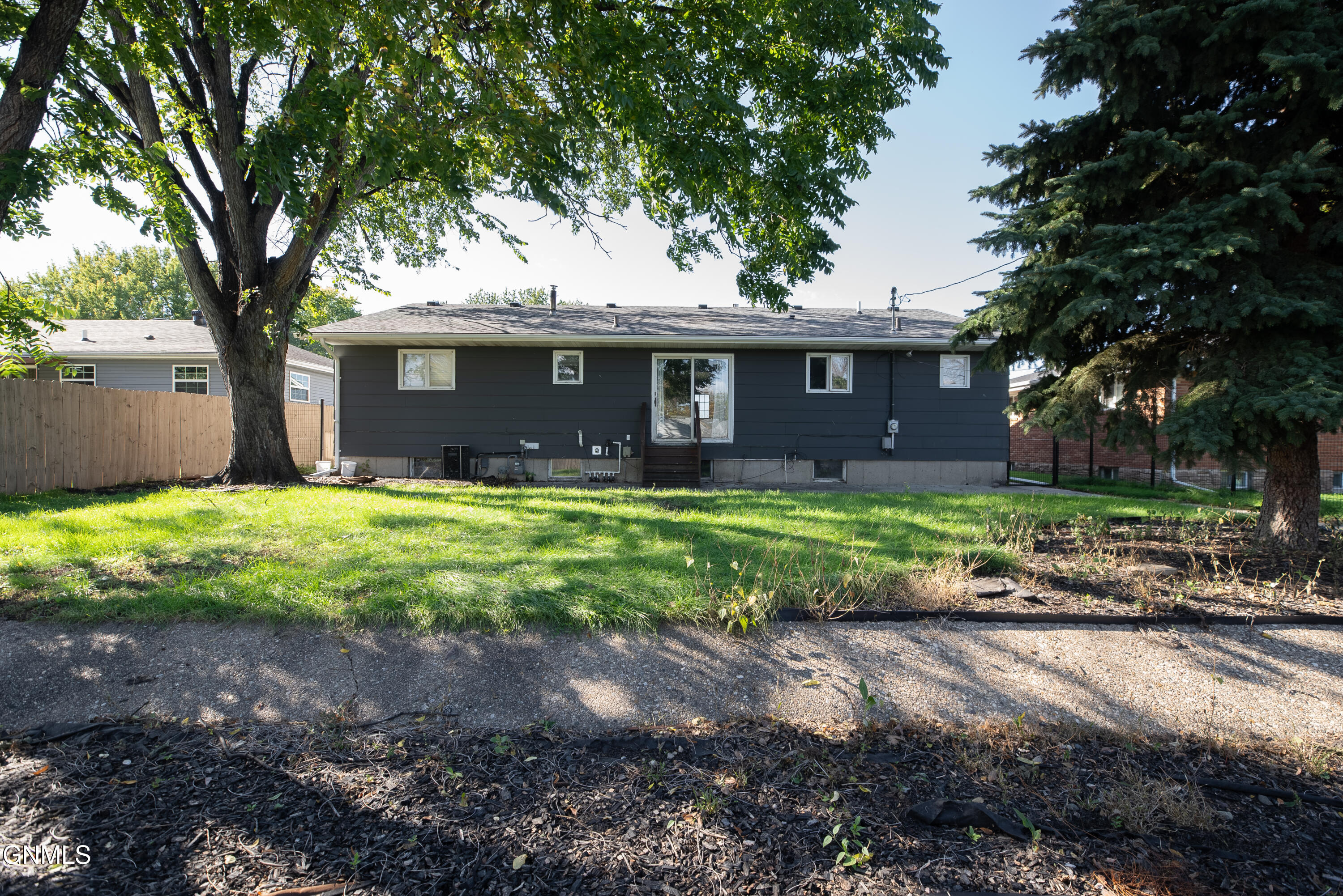 property viewer photo 43