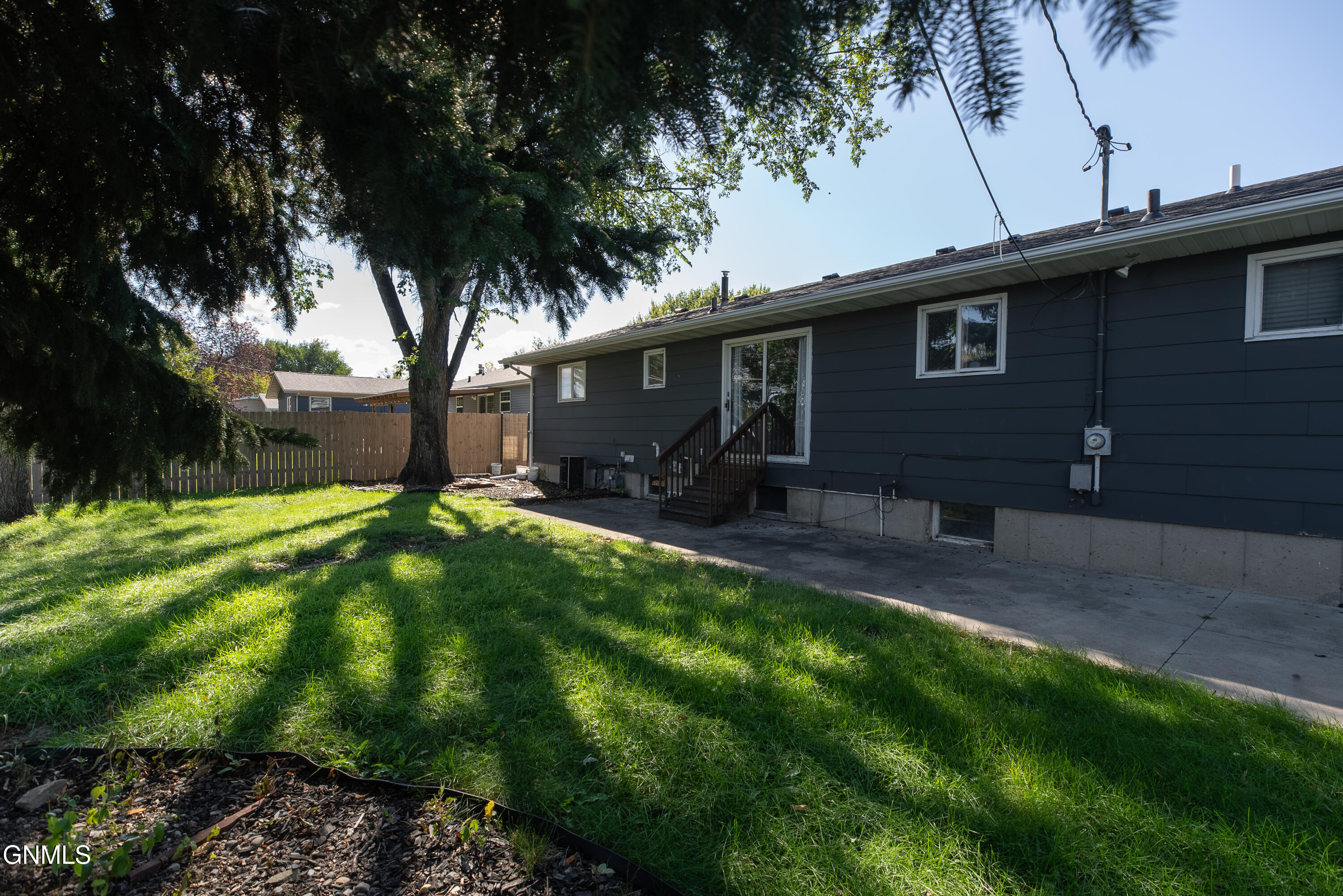 property viewer photo 44