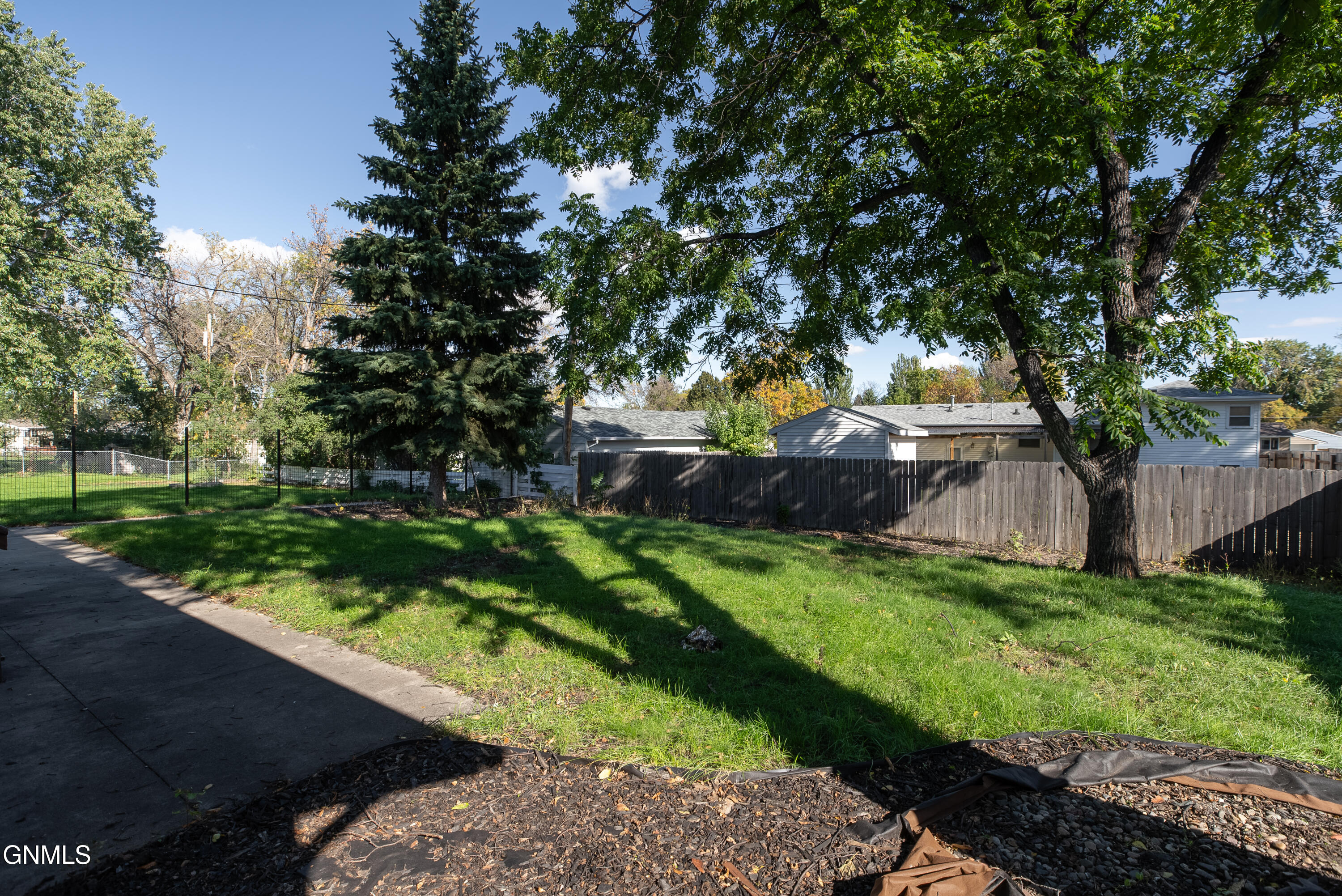 property viewer photo 9