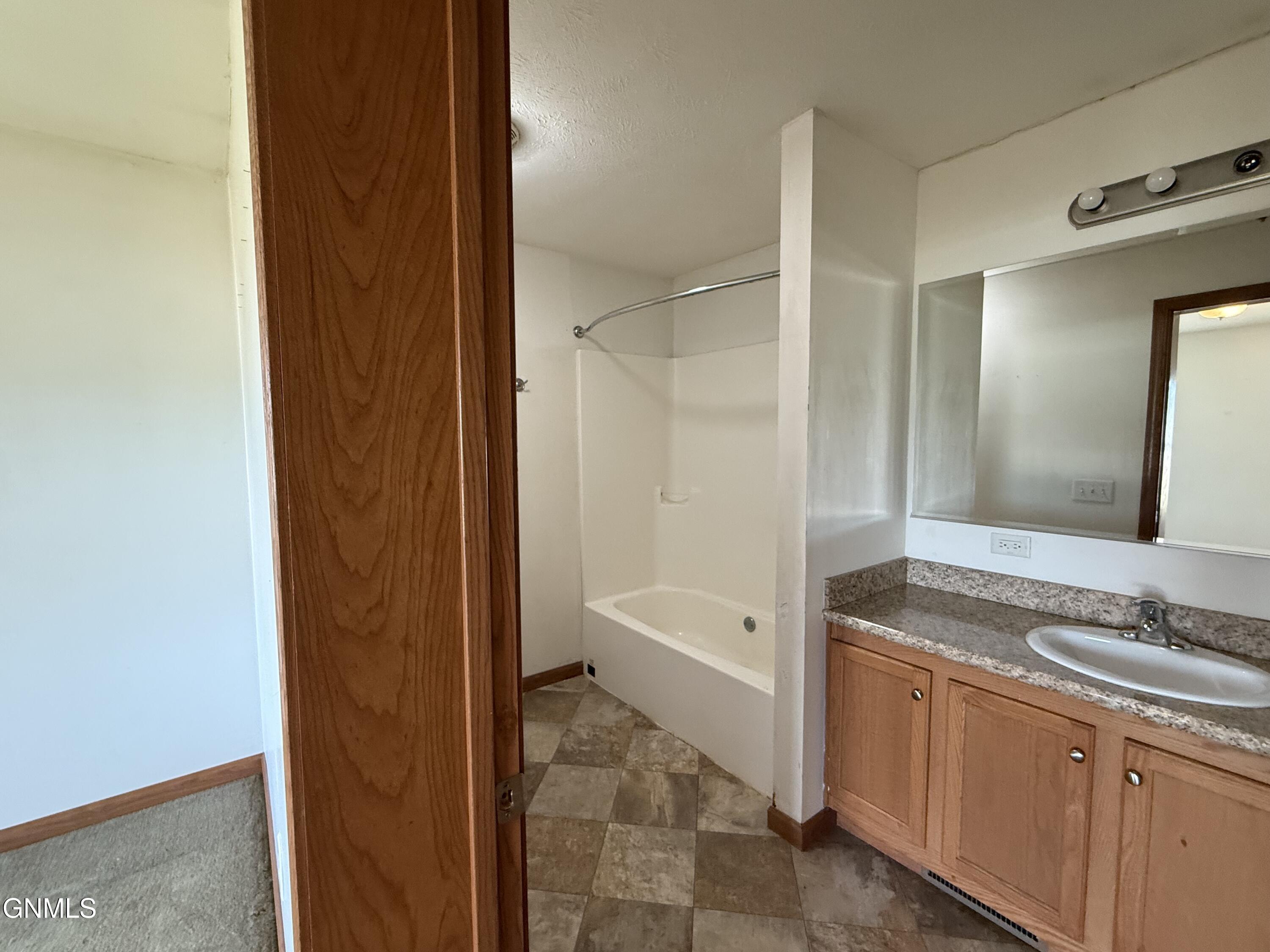 property viewer photo 4