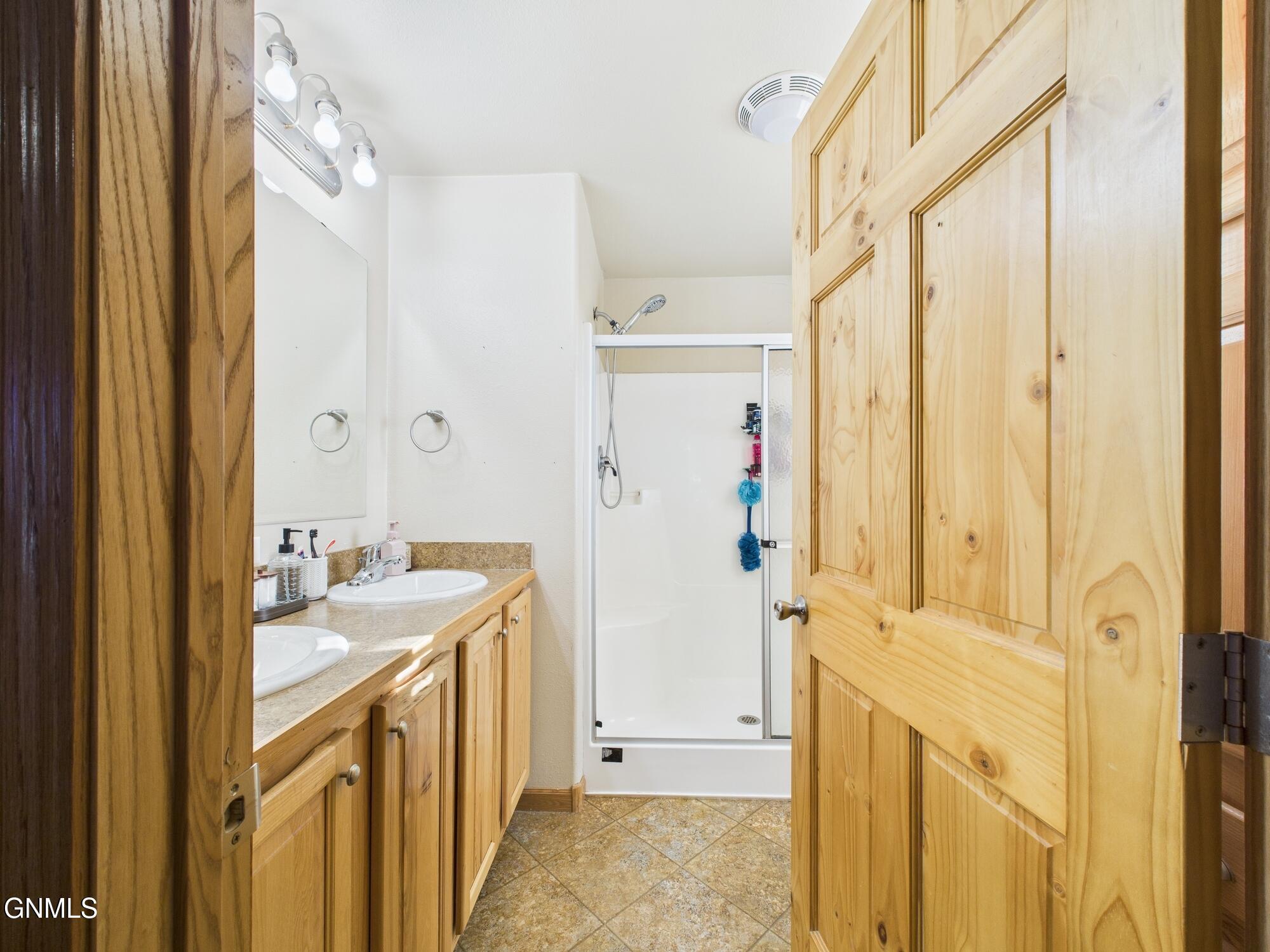 property viewer photo 16