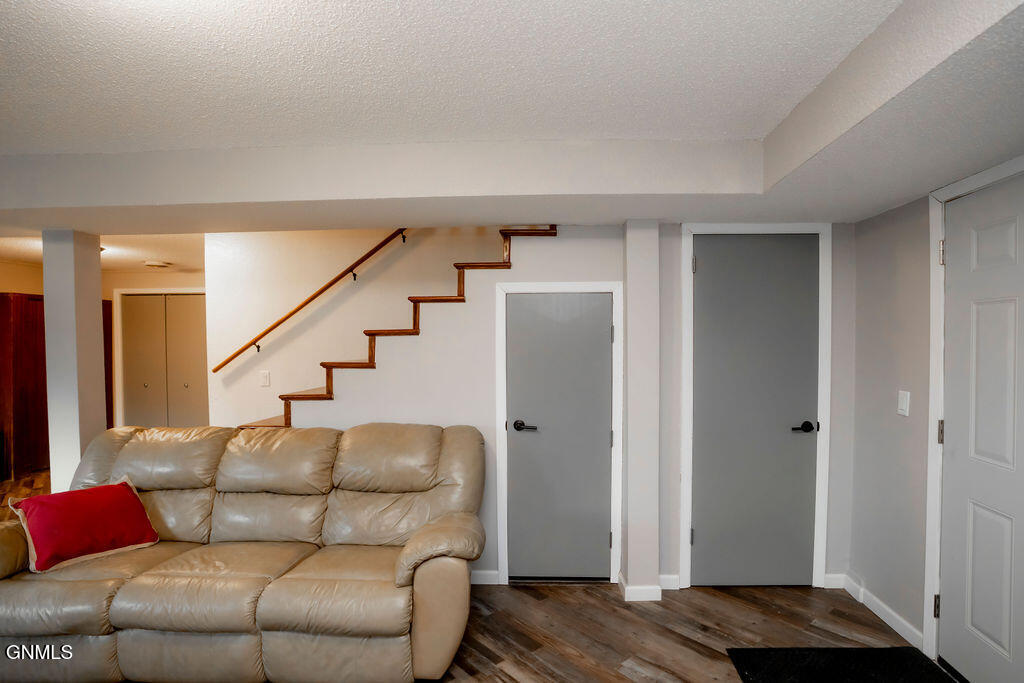 property viewer photo 42