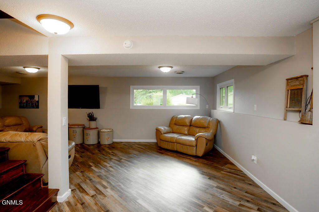 property viewer photo 43