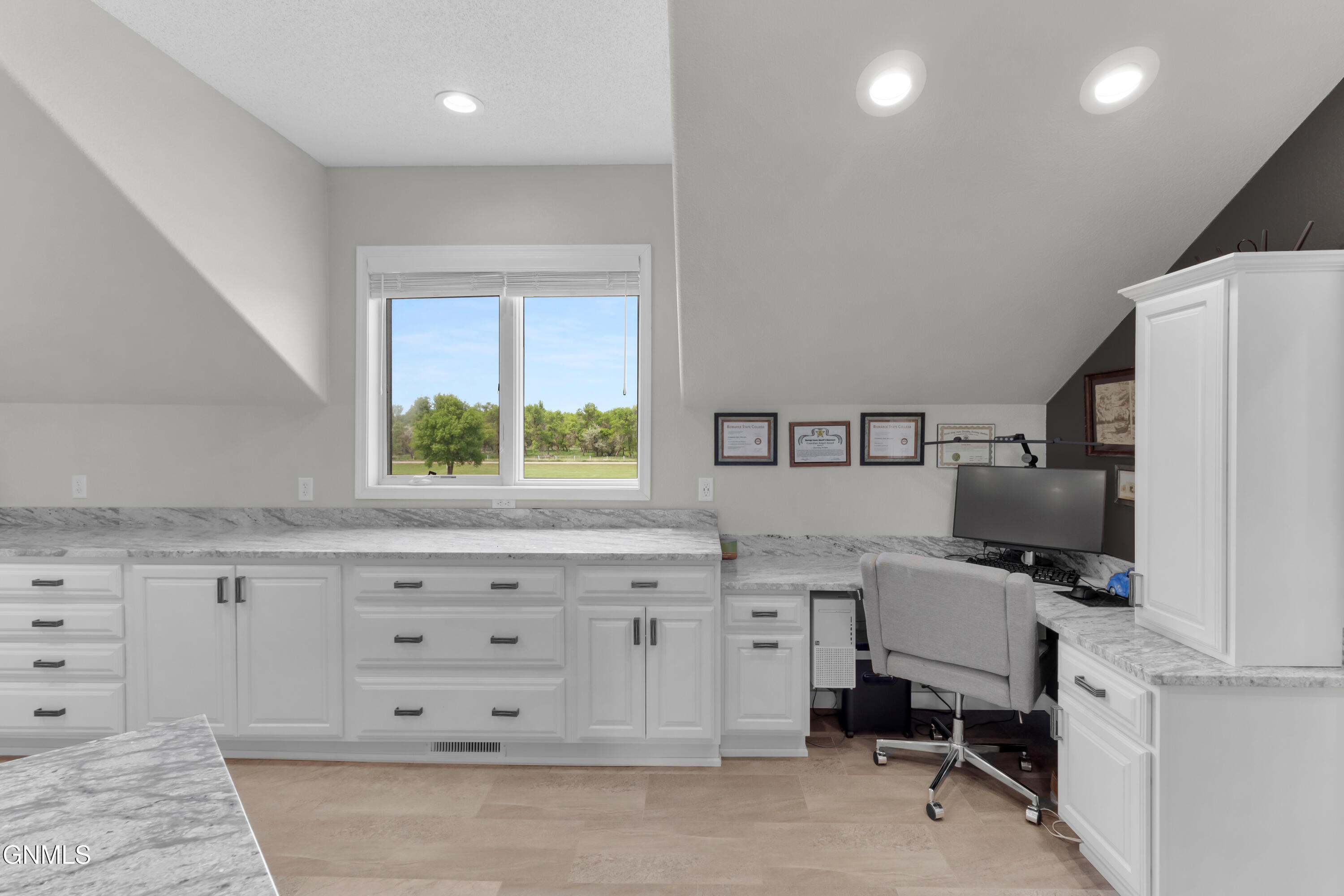 property viewer photo 14