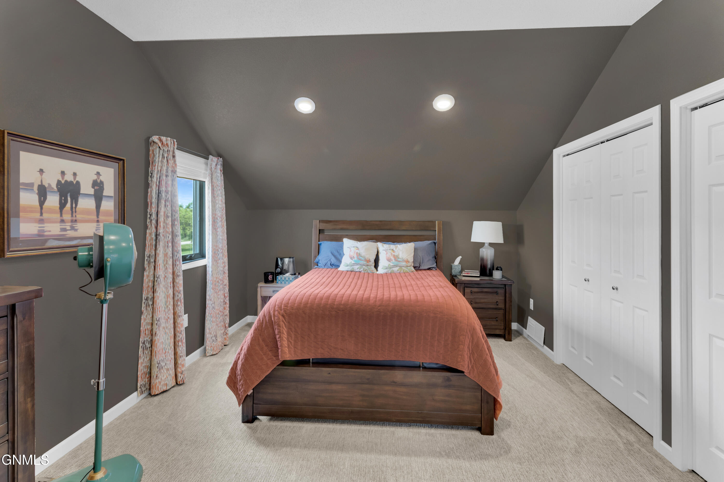 property viewer photo 18