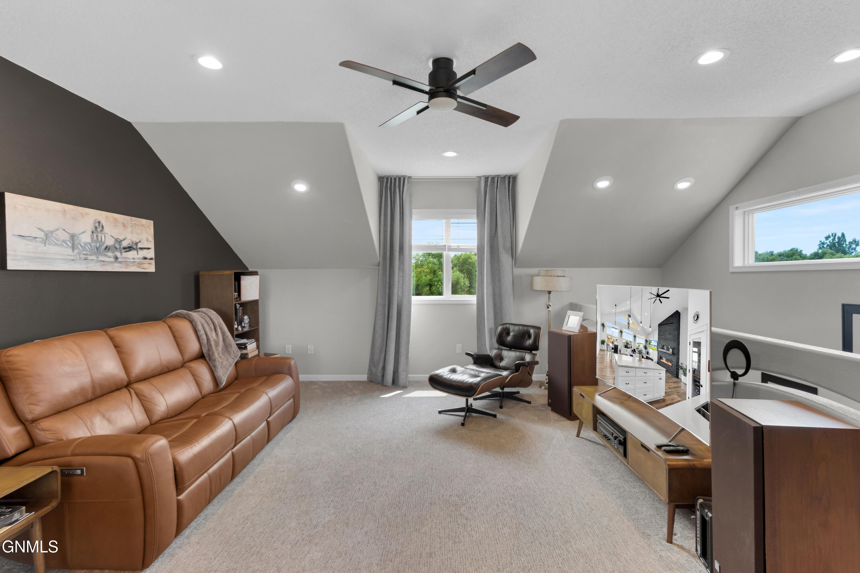 property viewer photo 22