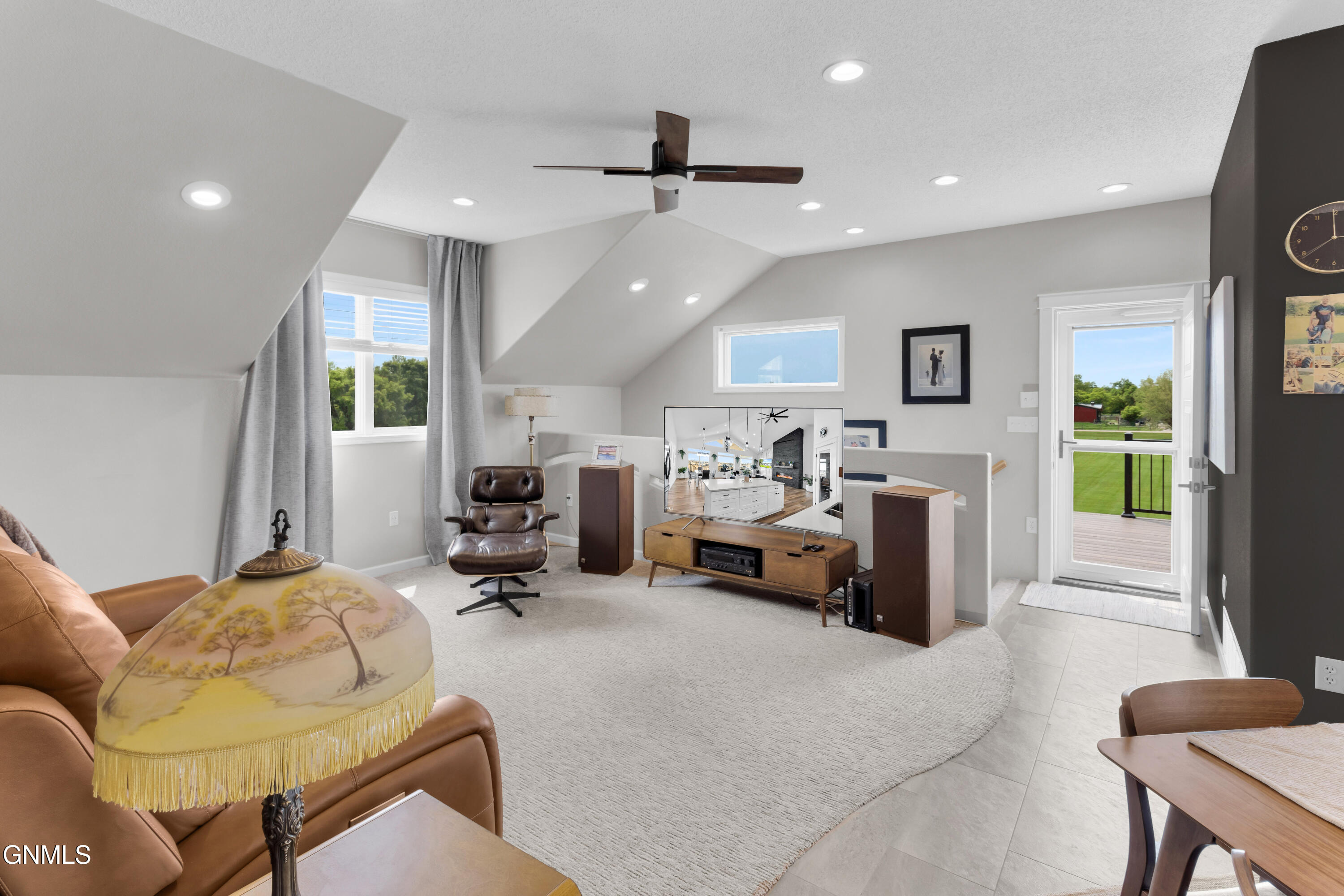 property viewer photo 33