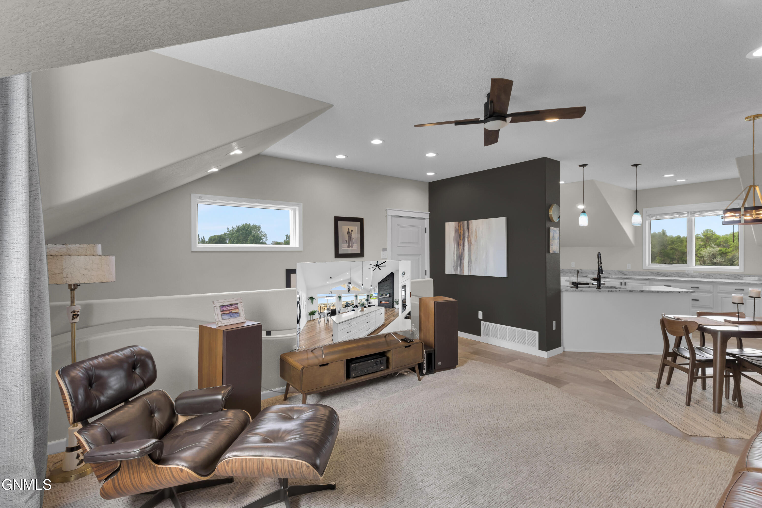 property viewer photo 4