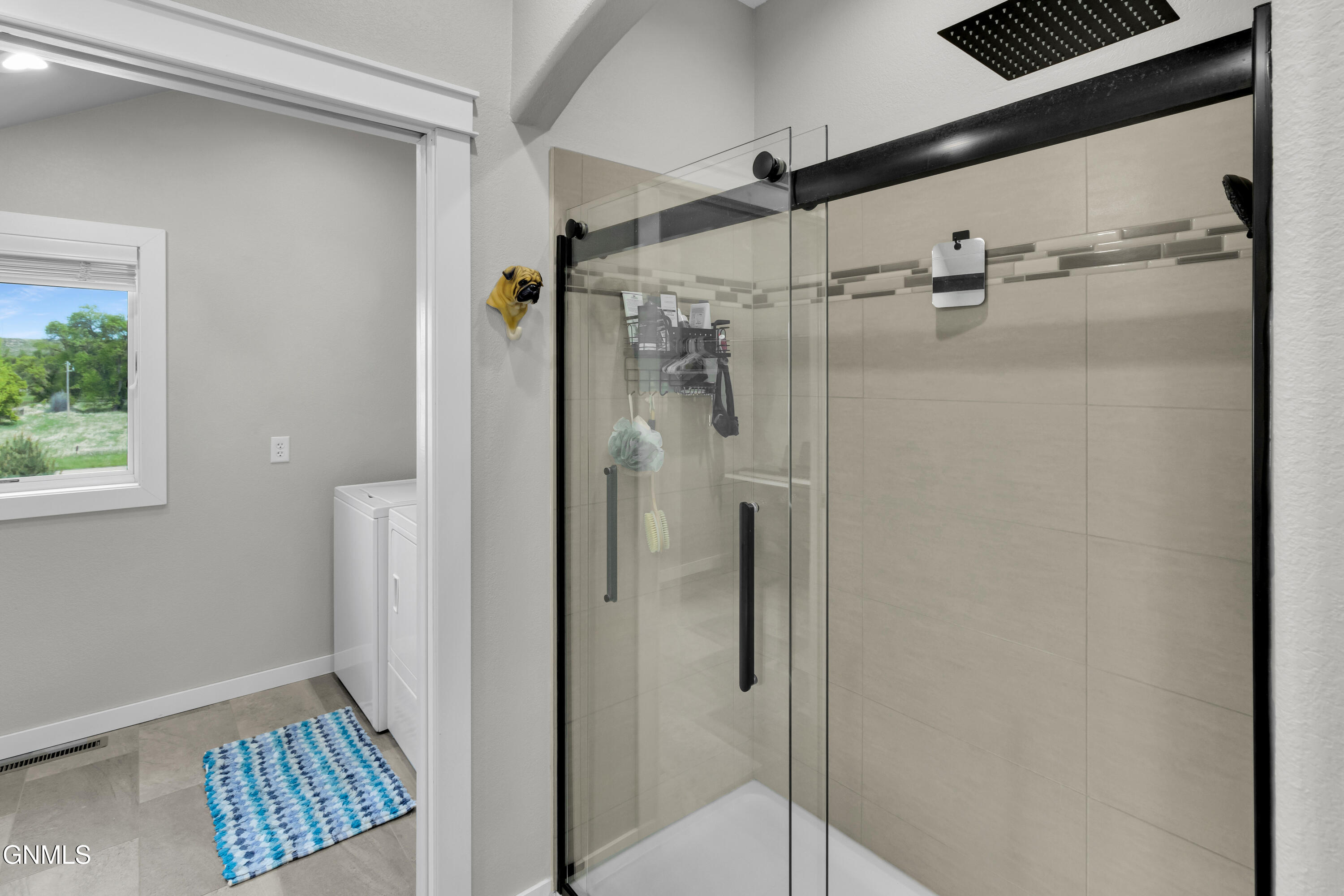 property viewer photo 40