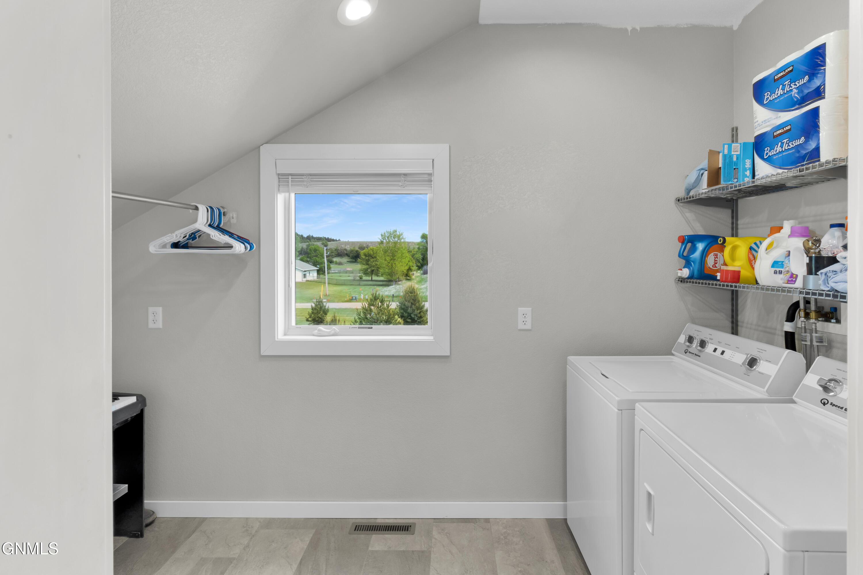 property viewer photo 43