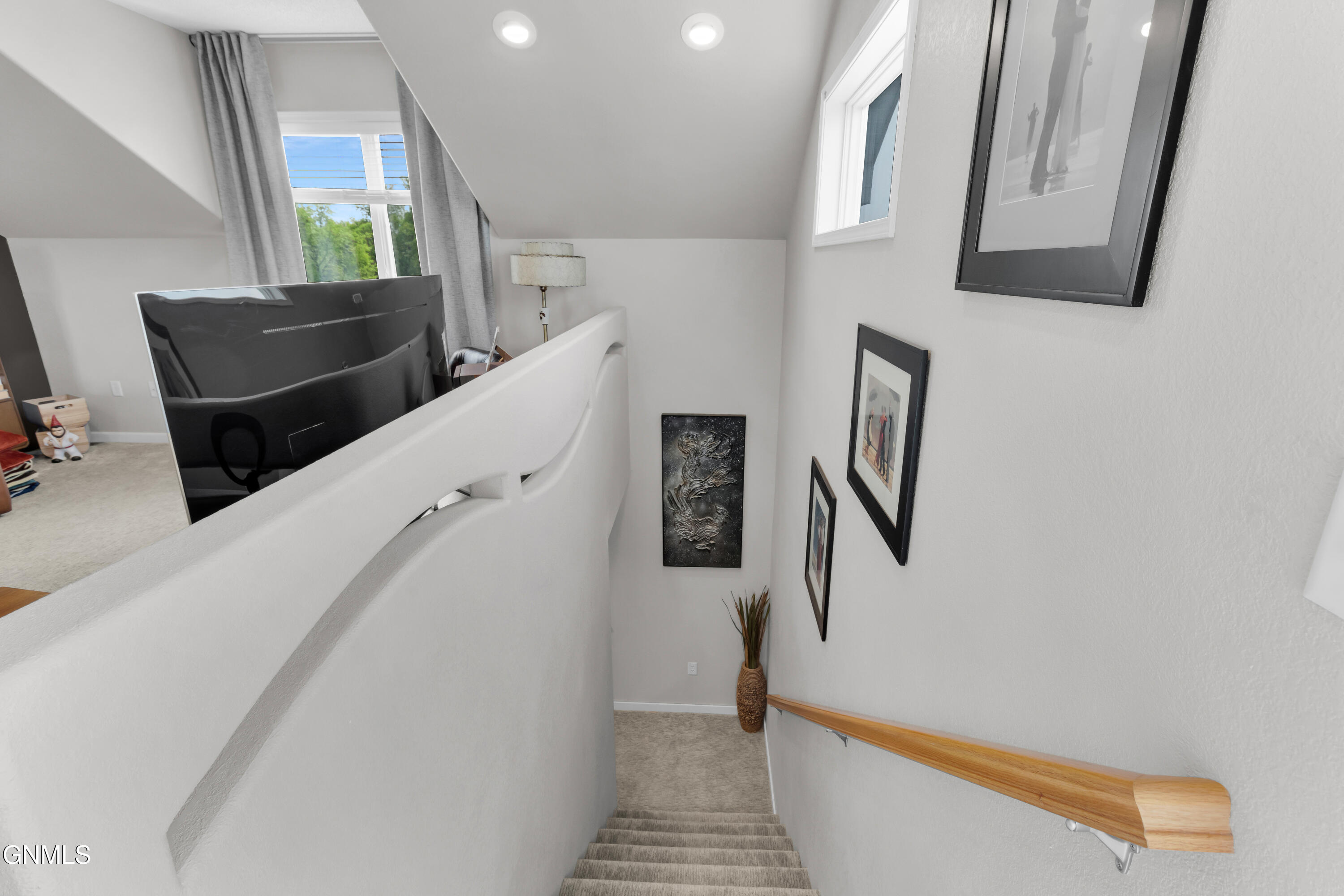 property viewer photo 45