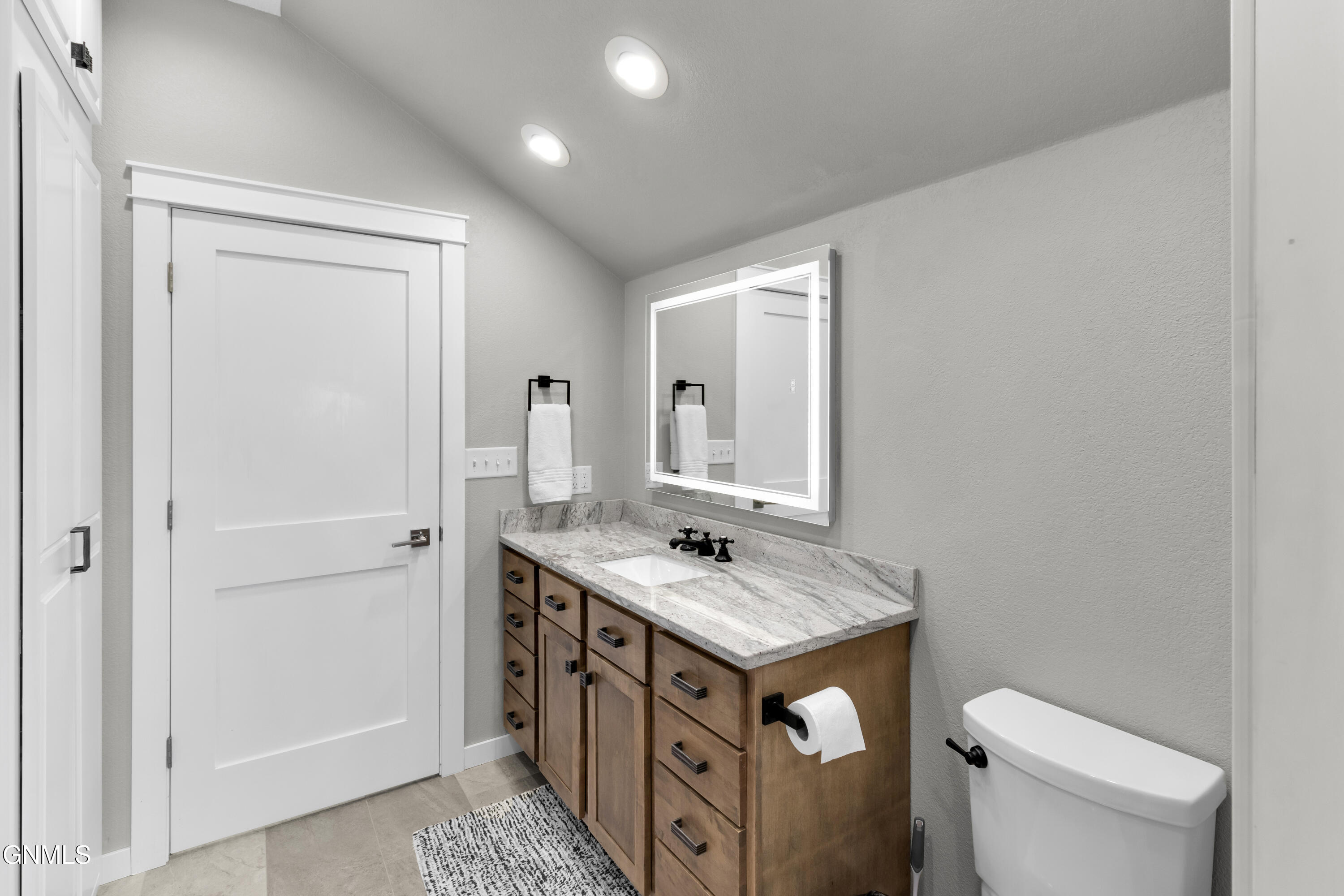 property viewer photo 46