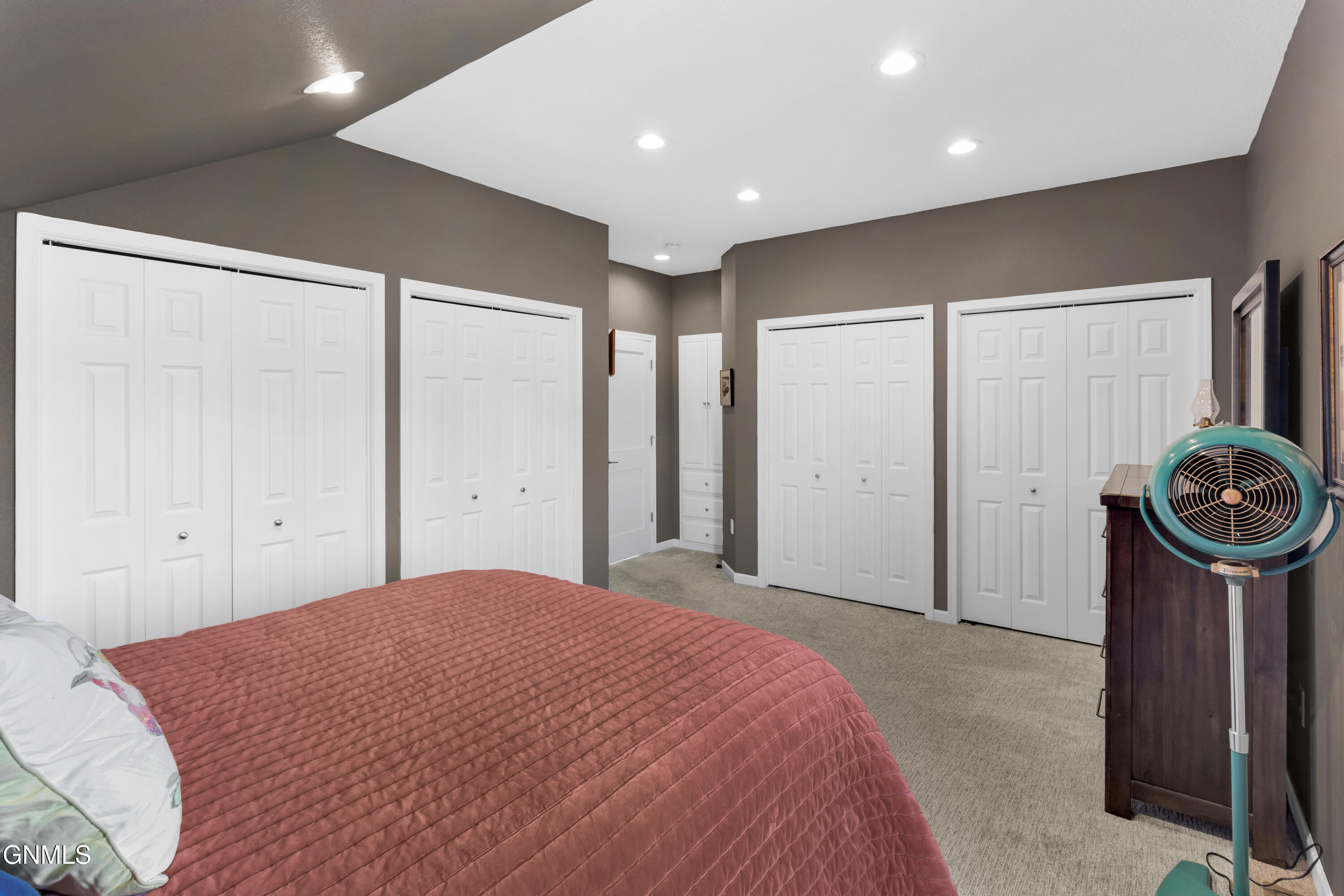 property viewer photo 49