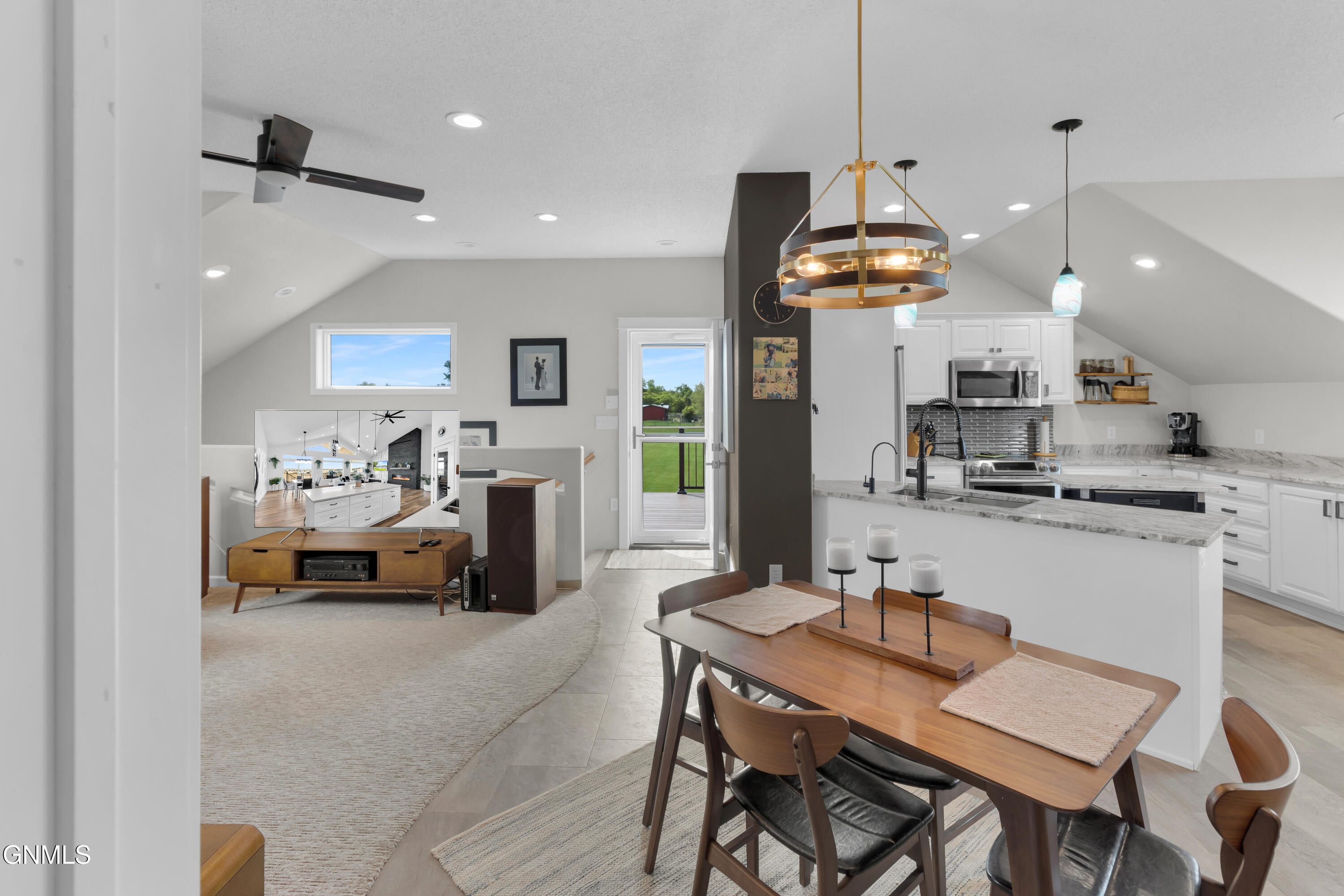 property viewer photo 5