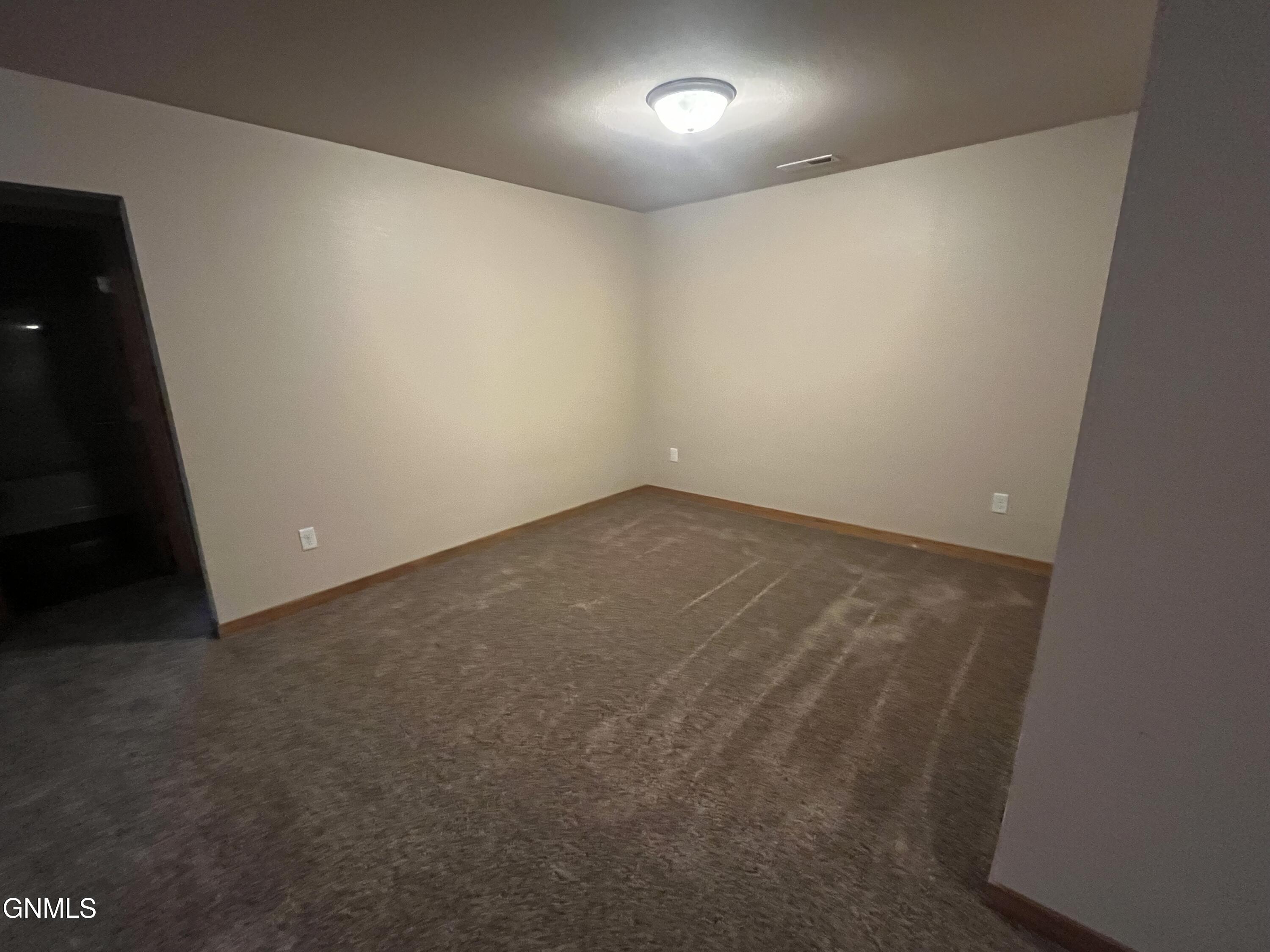 property viewer photo 18
