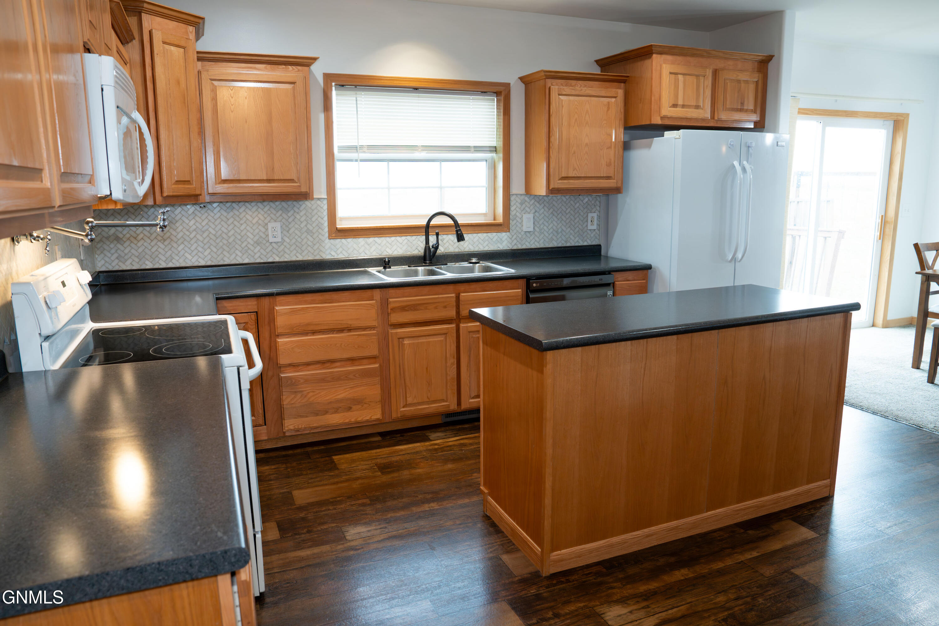 property viewer photo 11