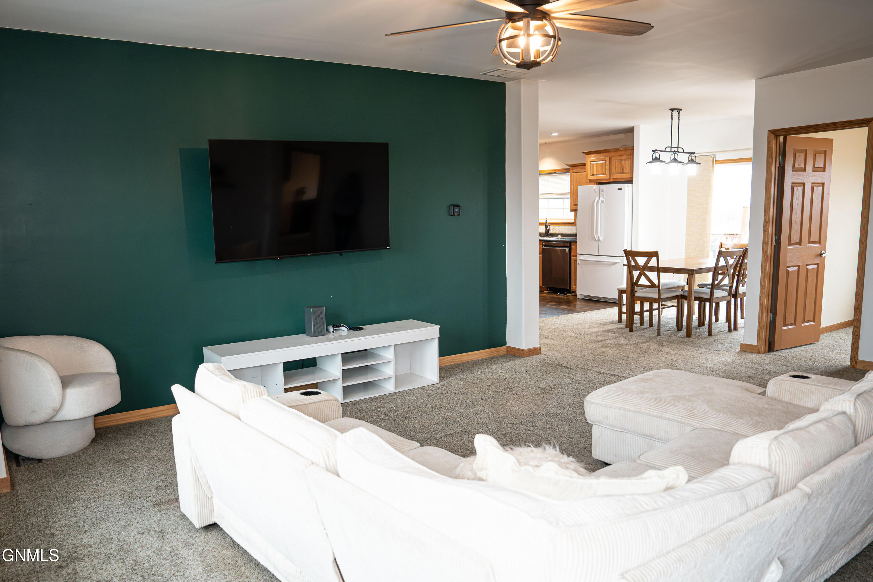 property viewer photo 2