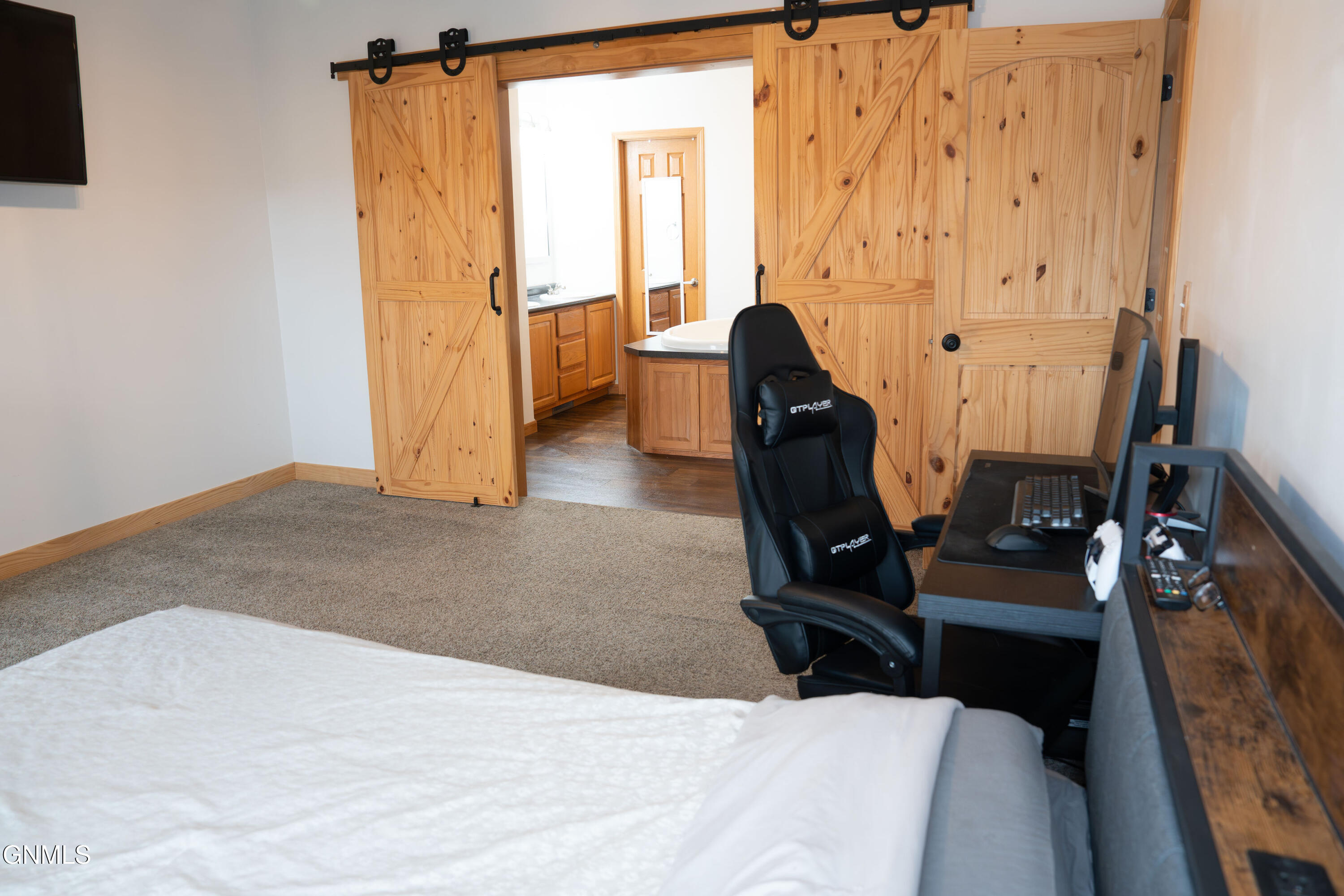 property viewer photo 20