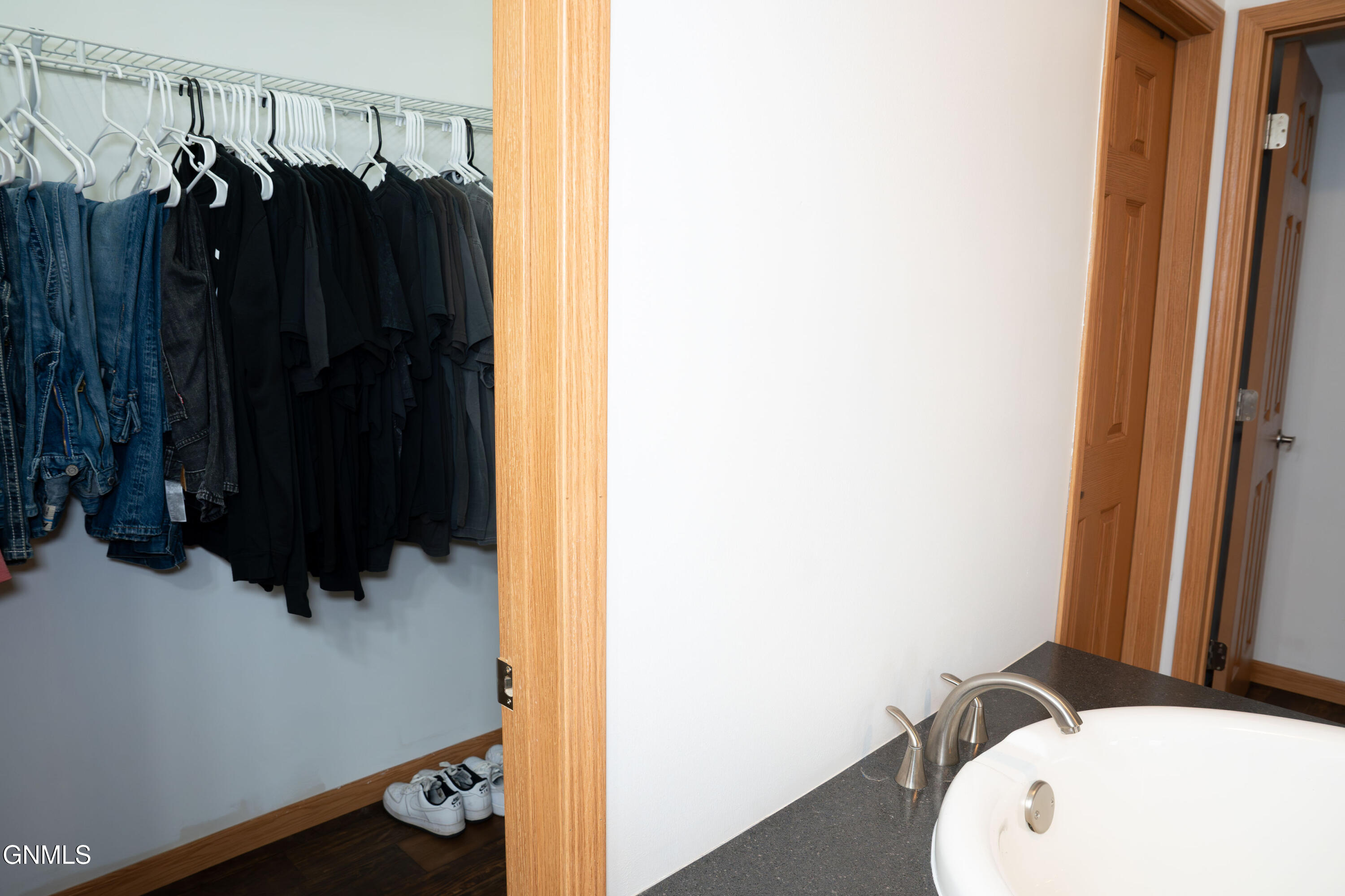 property viewer photo 24