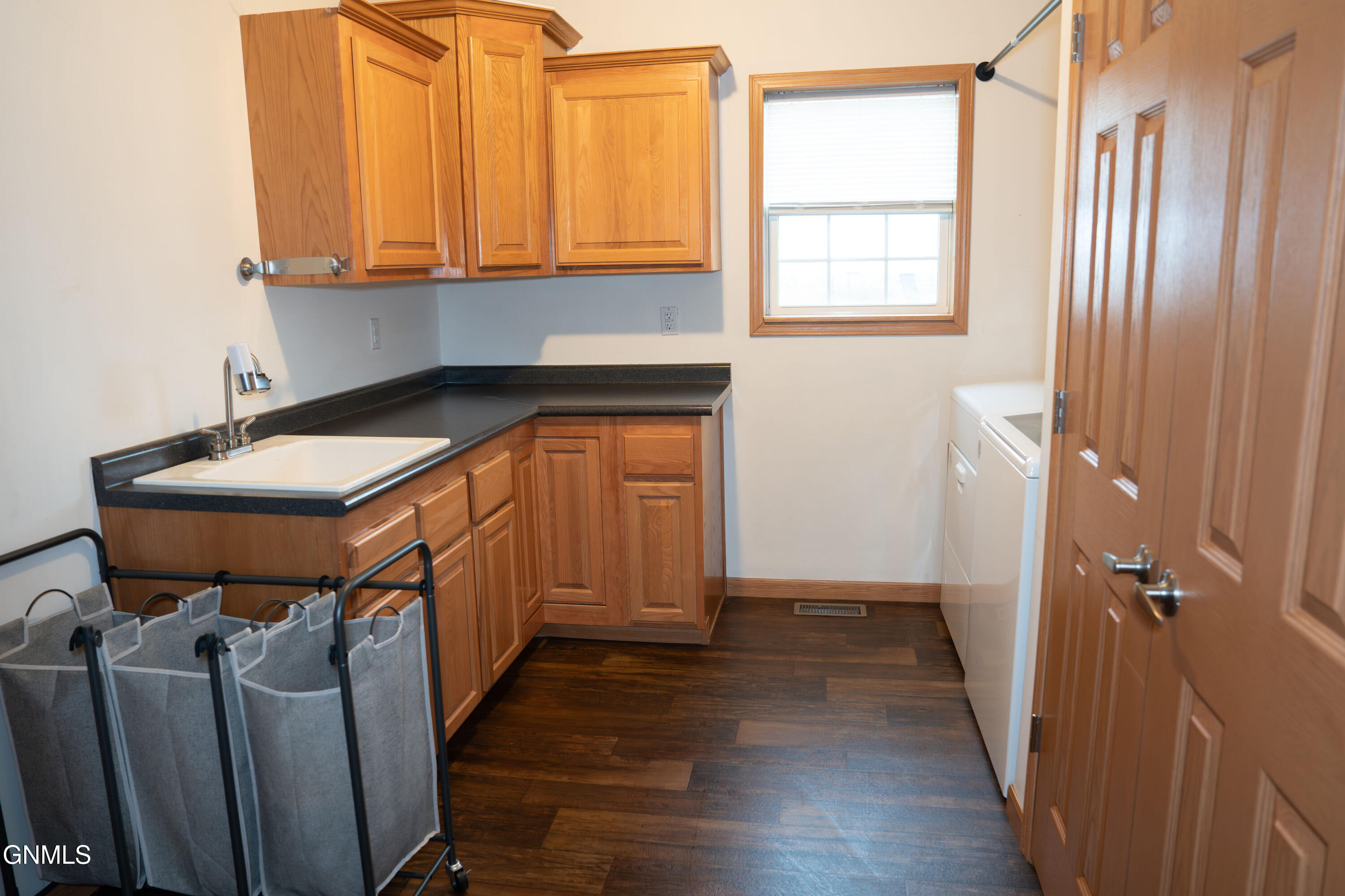 property viewer photo 25