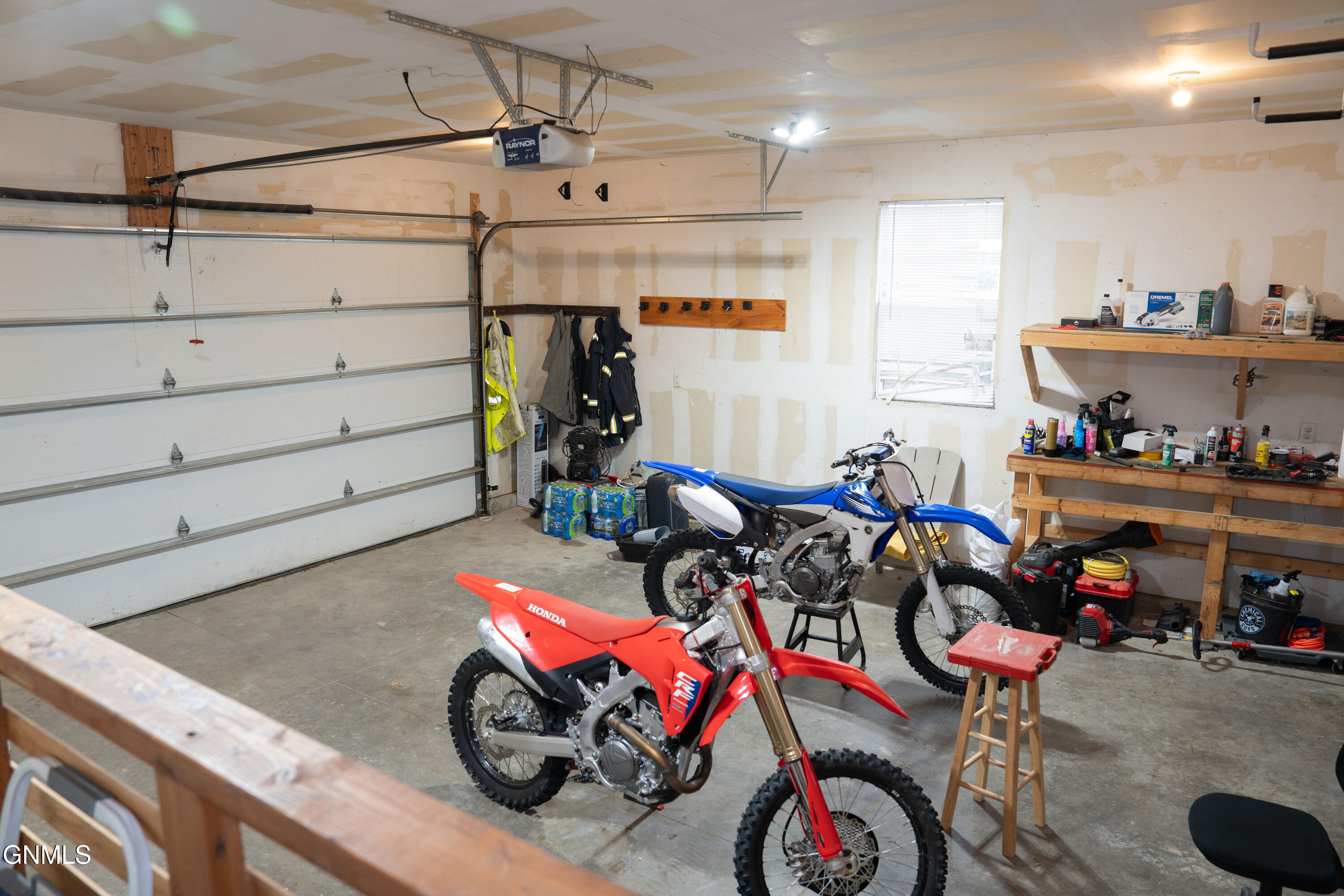 property viewer photo 26
