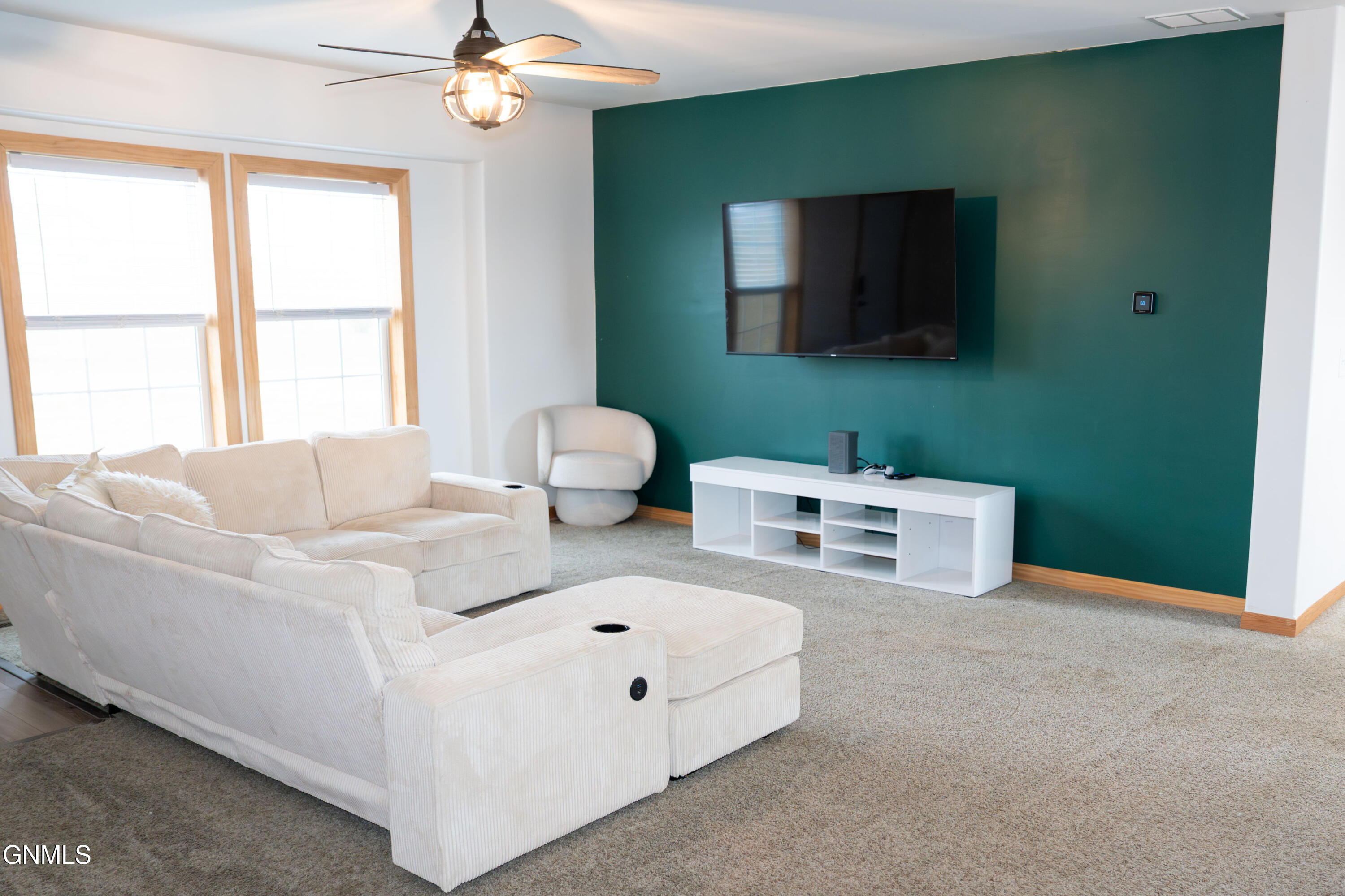 property viewer photo 3