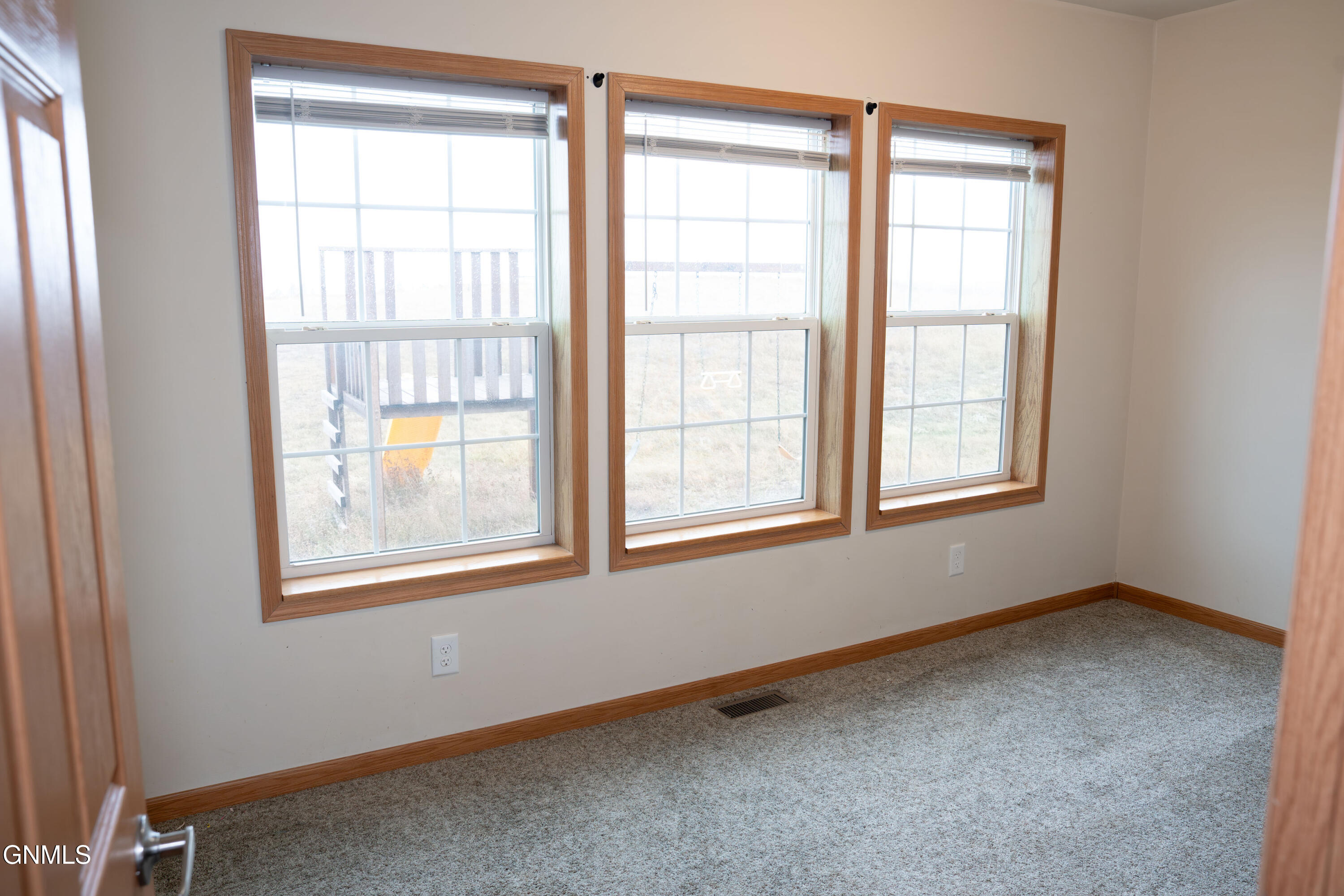 property viewer photo 8