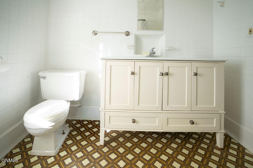 property viewer photo 36
