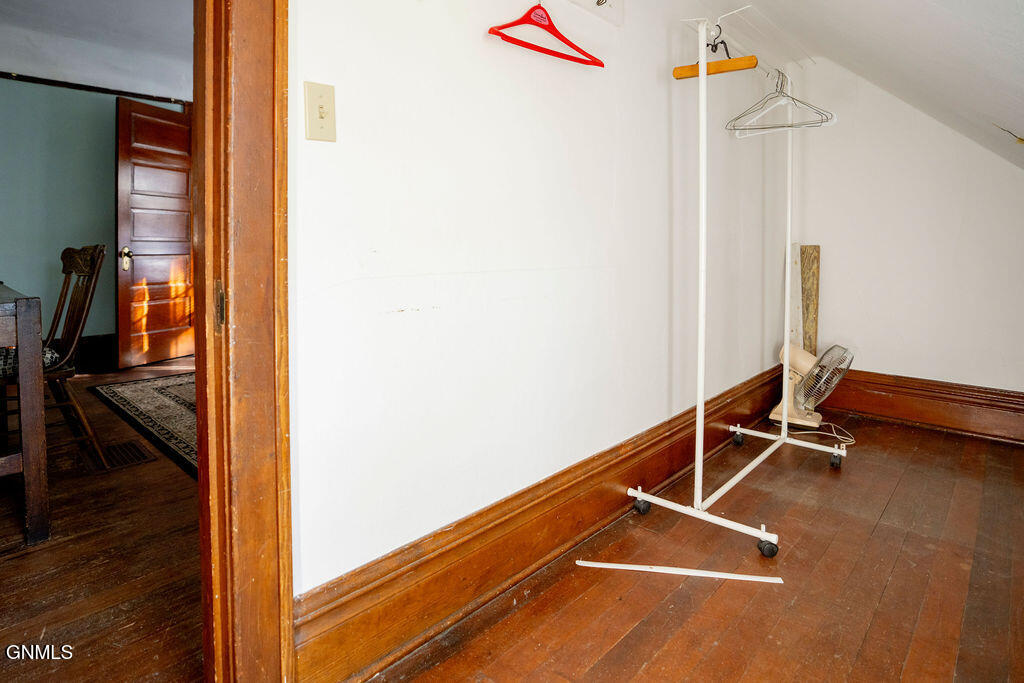 property viewer photo 44