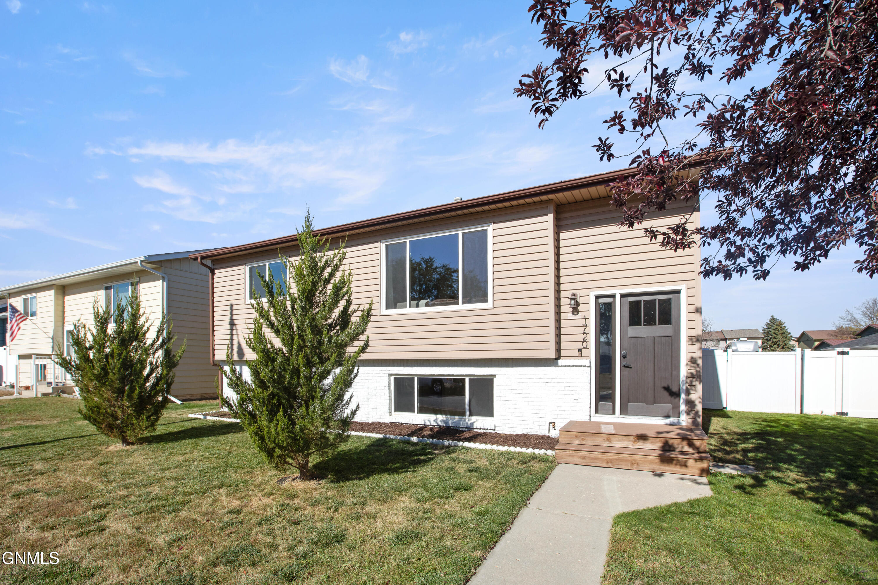main property photo 0