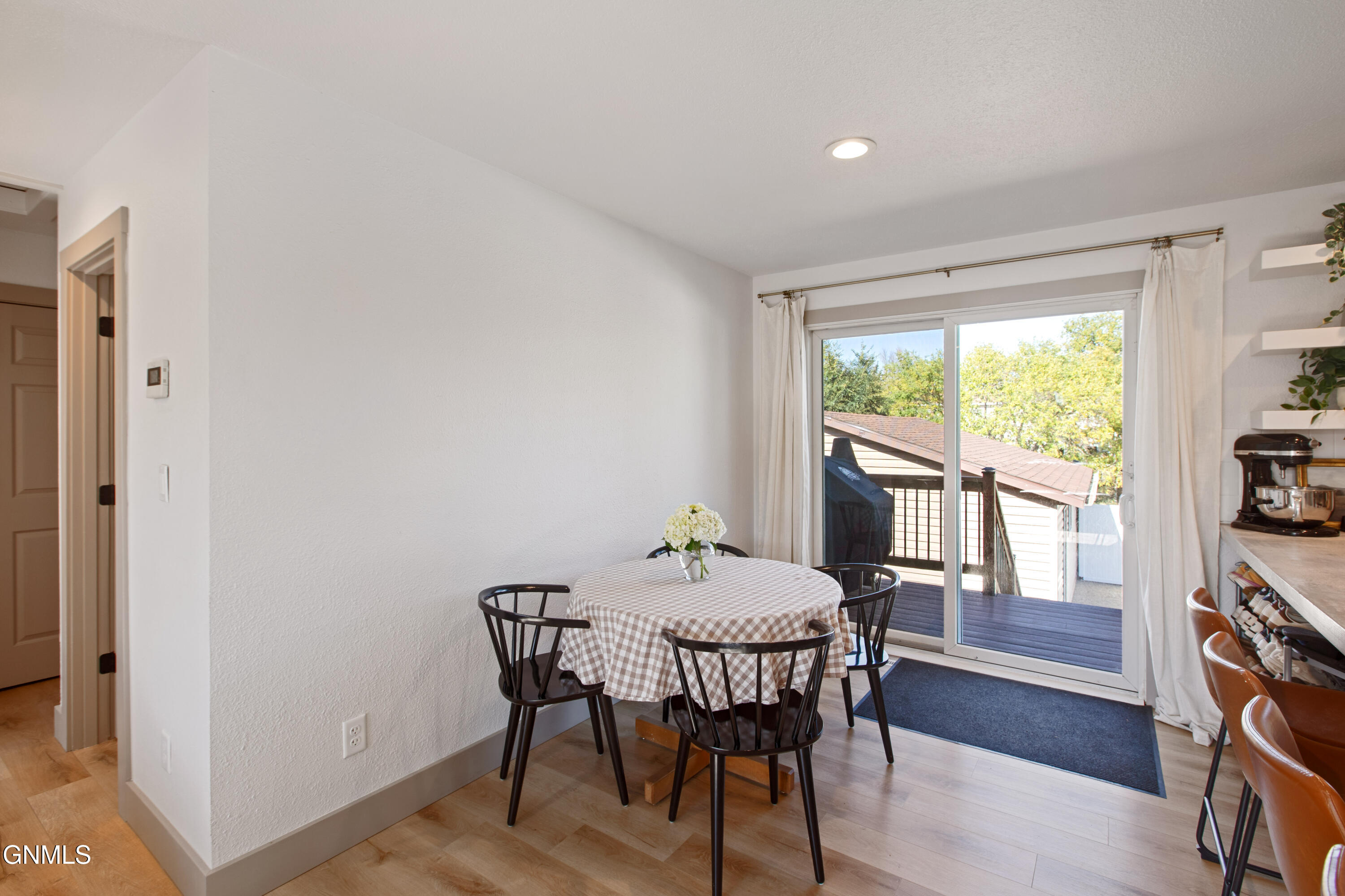 property viewer photo 10