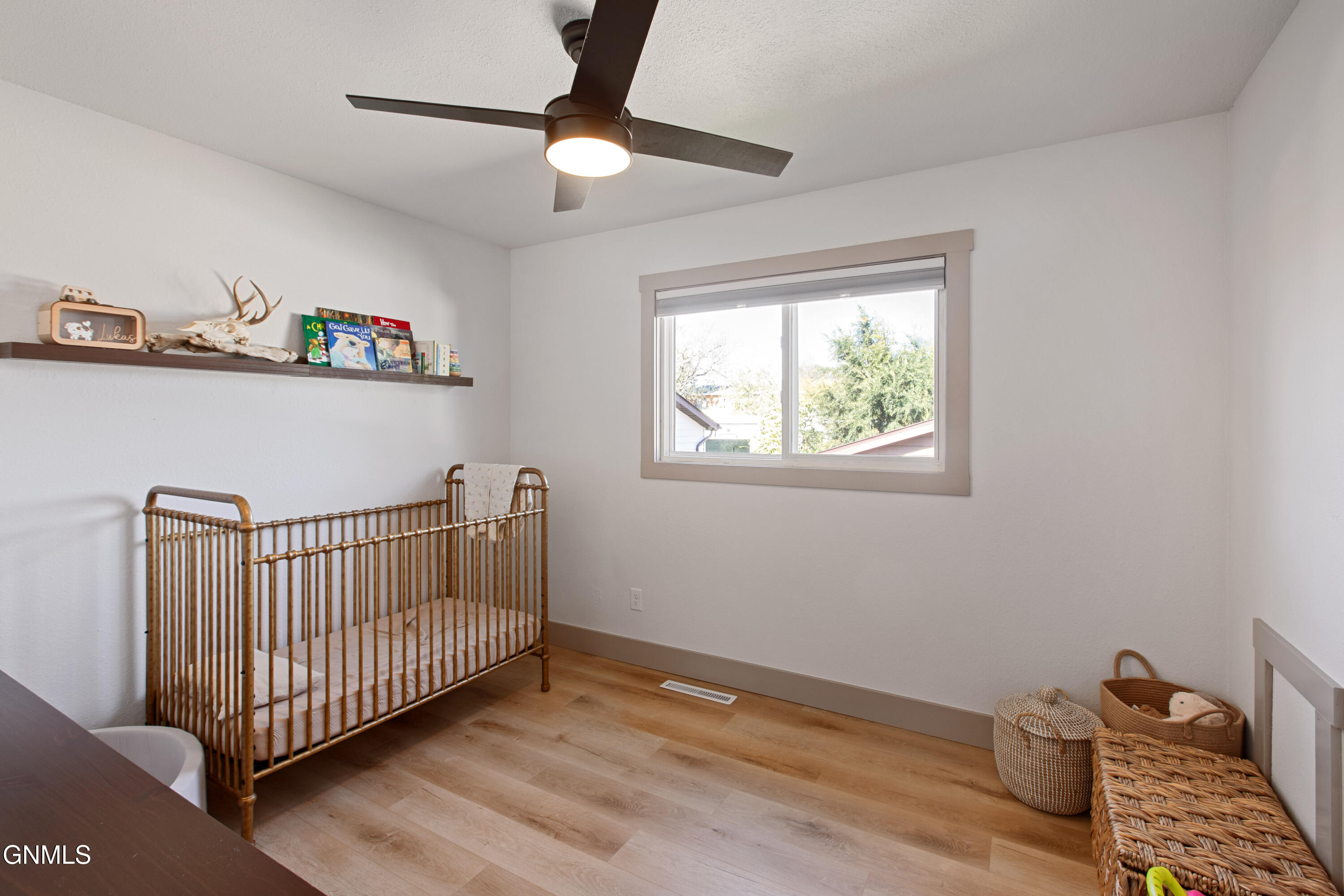 property viewer photo 13