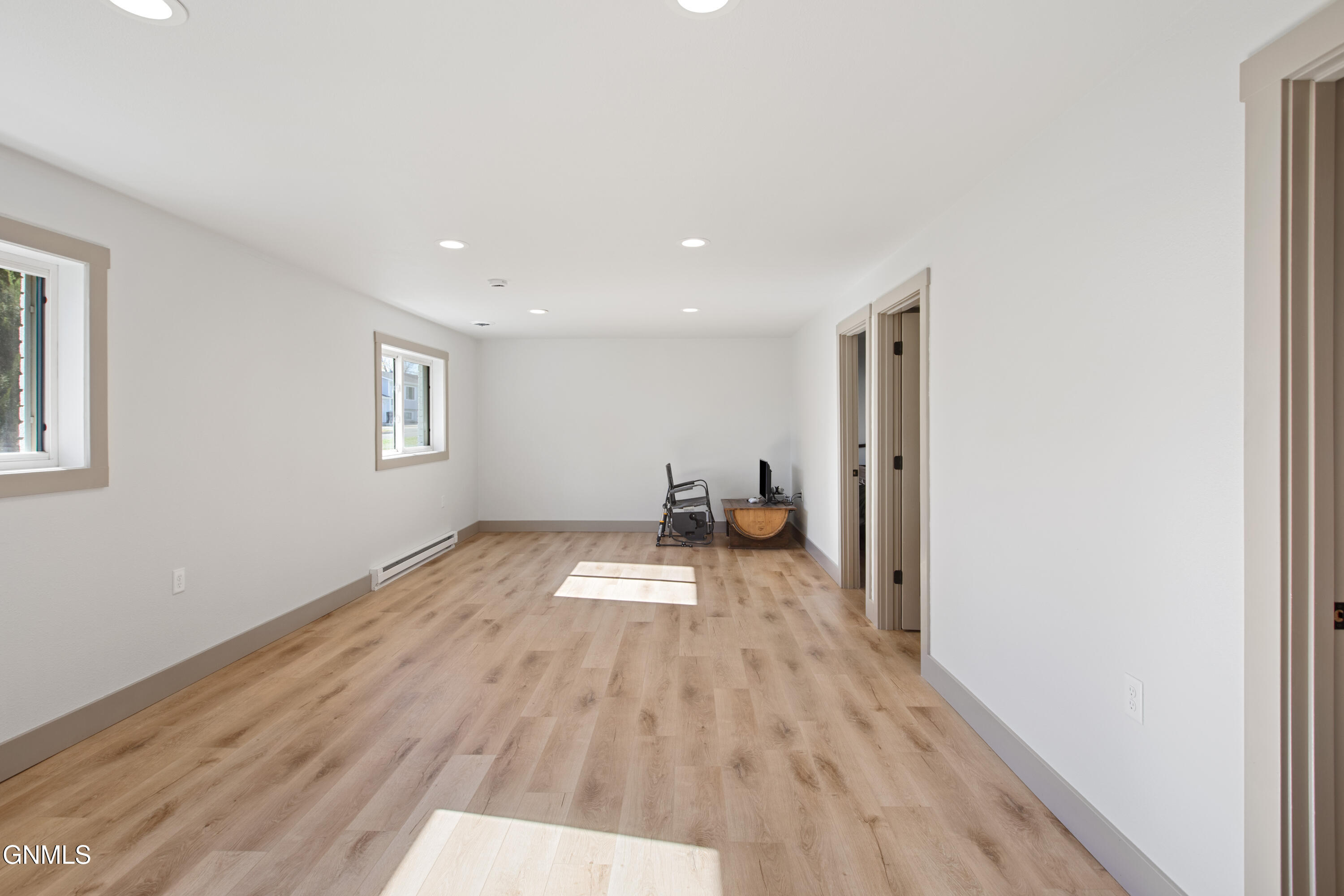 property viewer photo 17