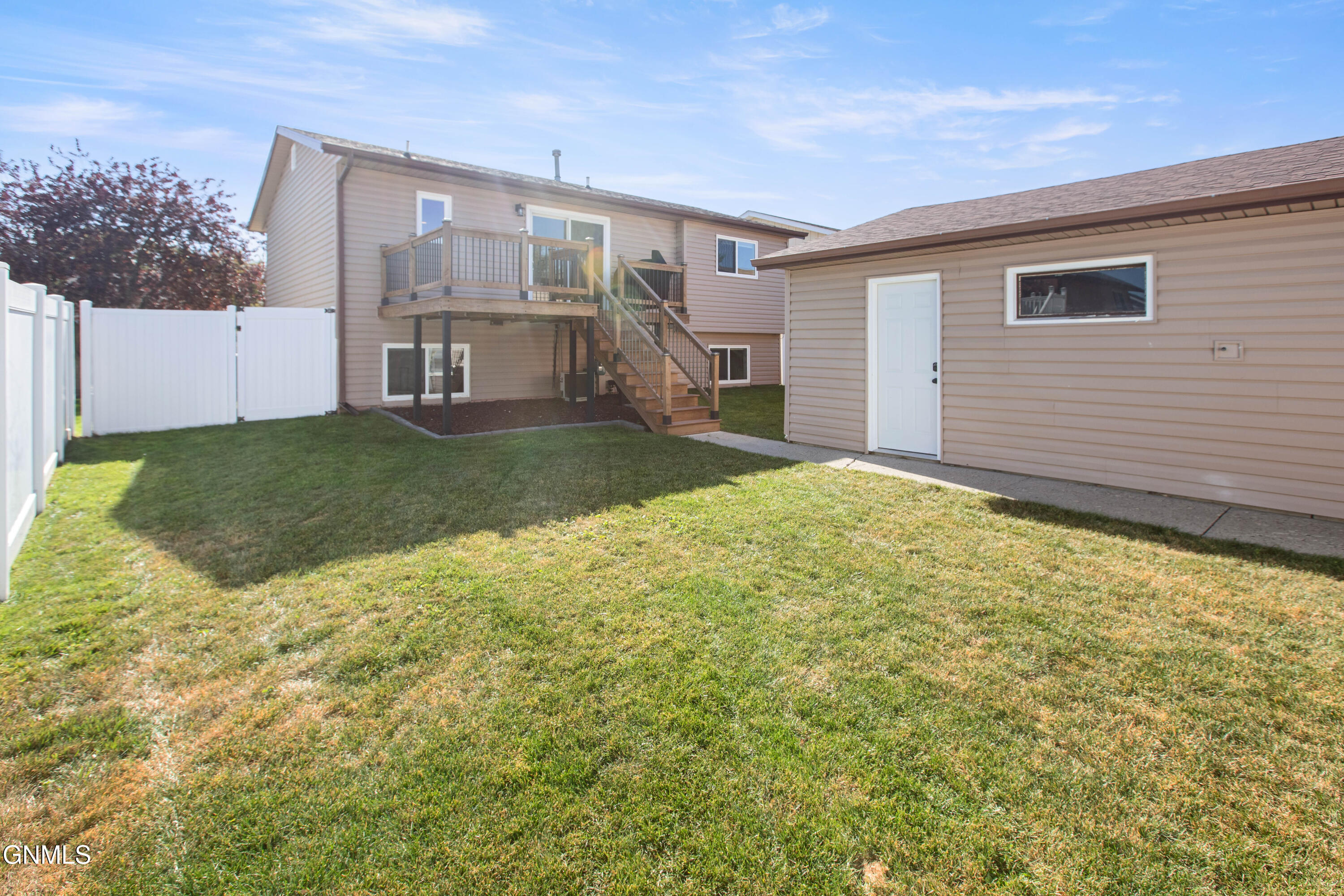 property viewer photo 25