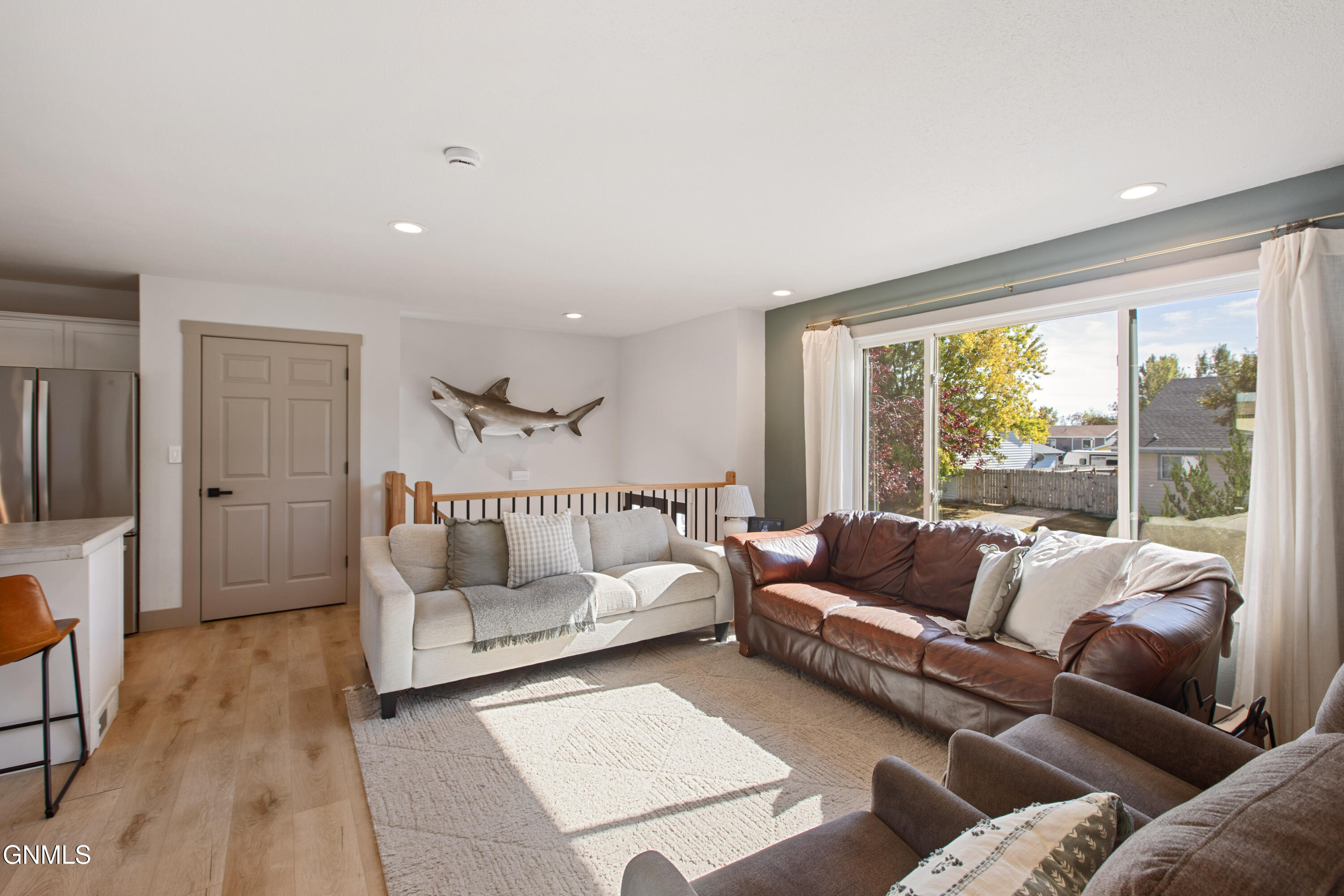 property viewer photo 6