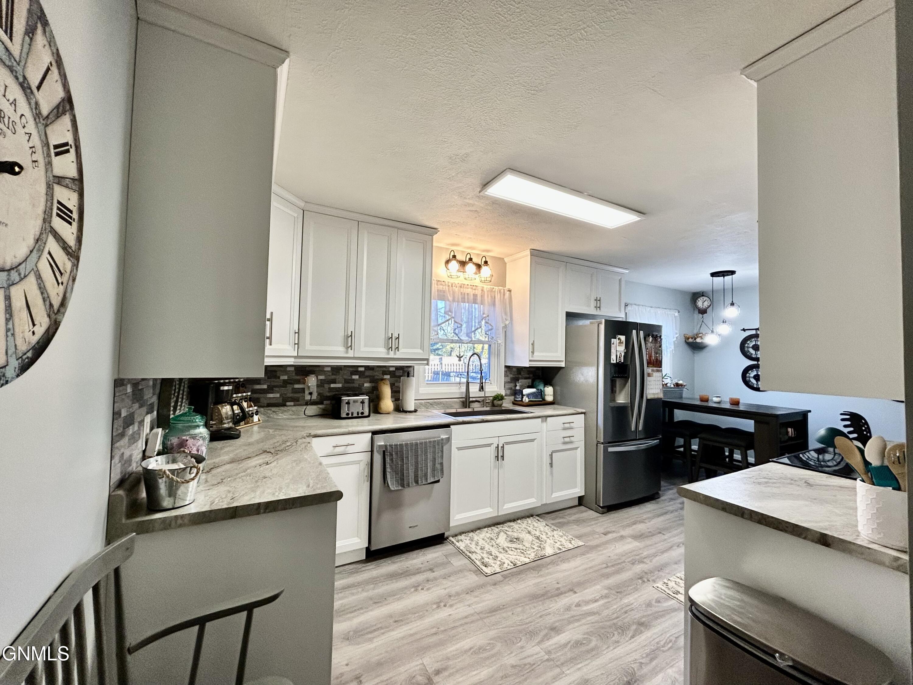 property viewer photo 13