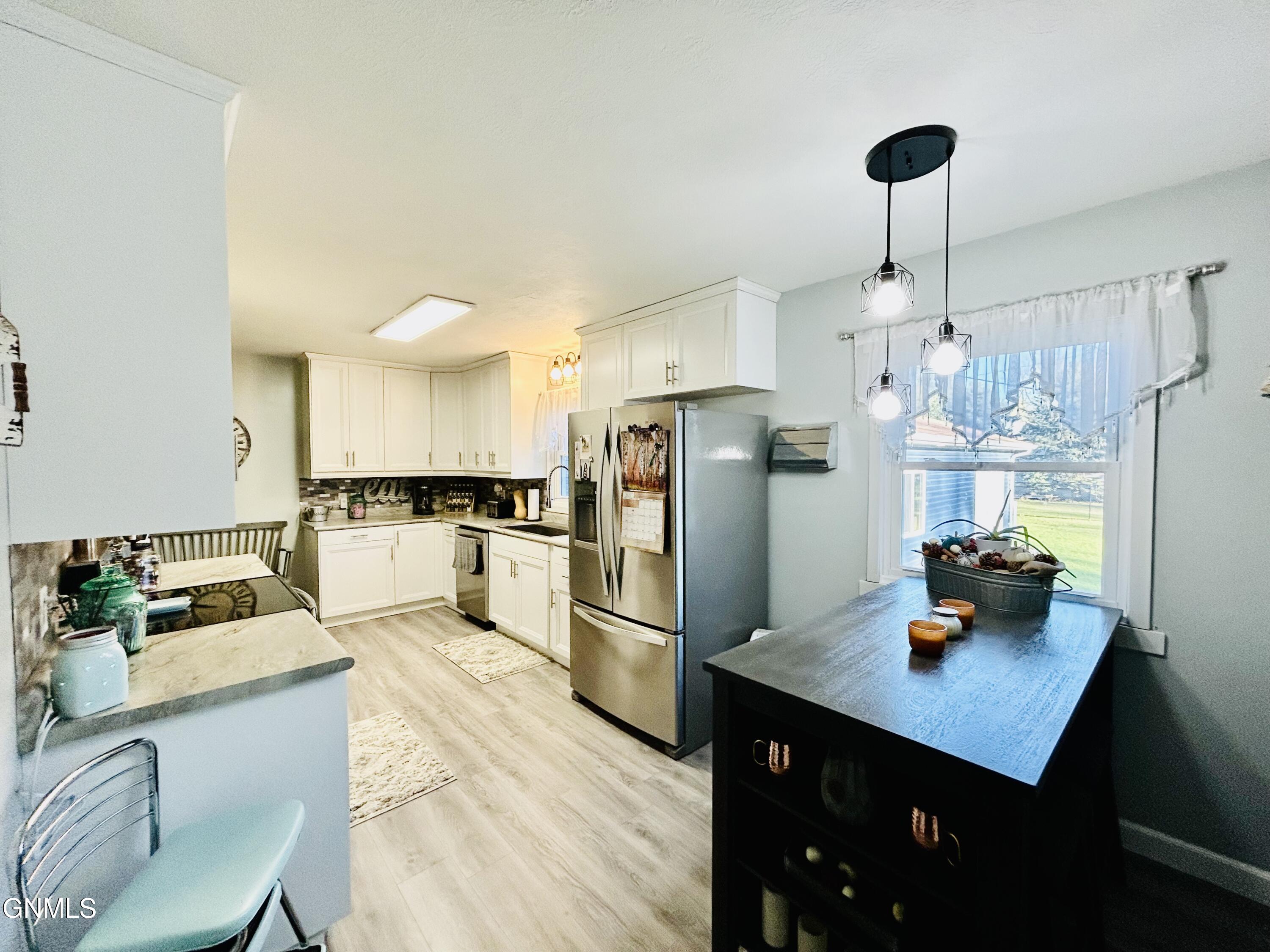 property viewer photo 16
