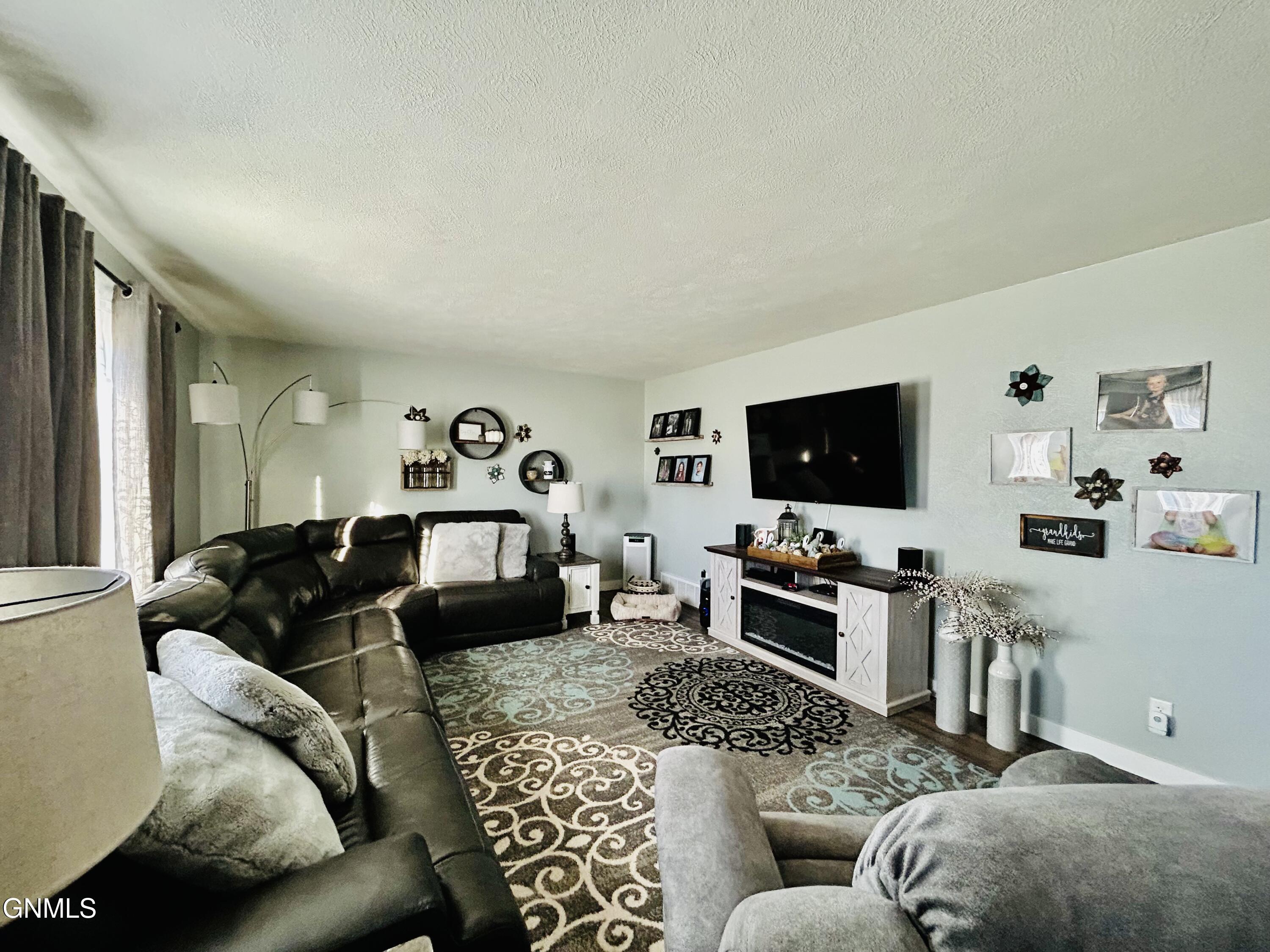 property viewer photo 20
