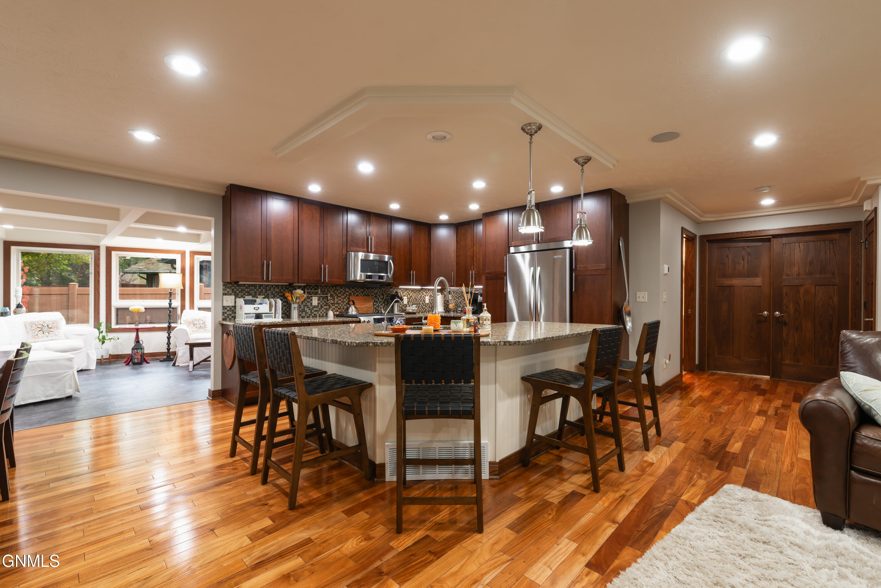 main property photo 0