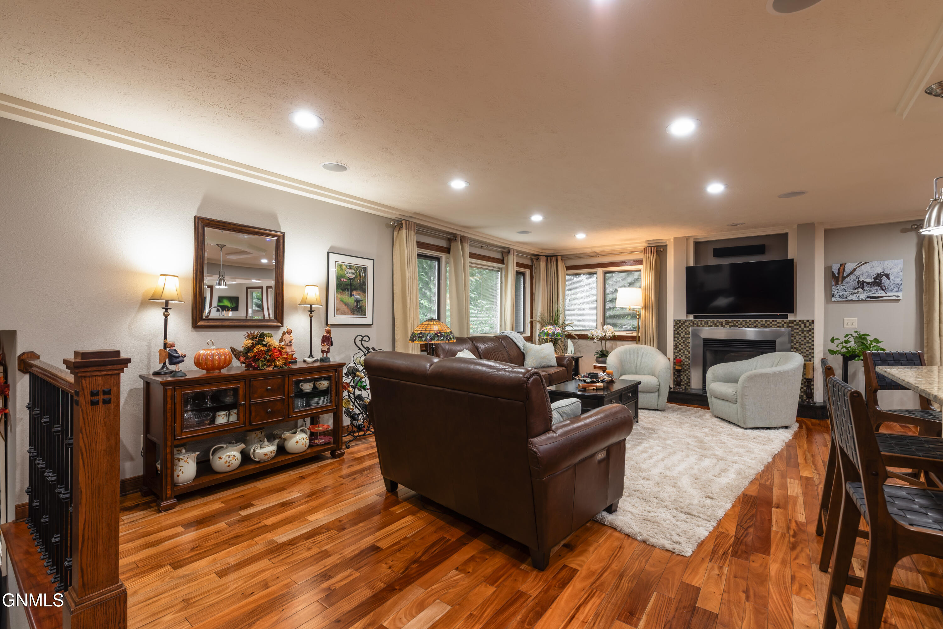 property viewer photo 10